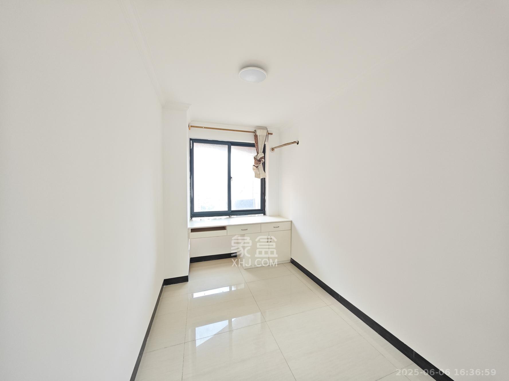 五矿万境水岸一期(万境水岸嘉苑) 3室2厅1卫 96.0万 五矿万境水岸一期(万境水岸嘉苑) 3室2厅1卫 96.0万卧室