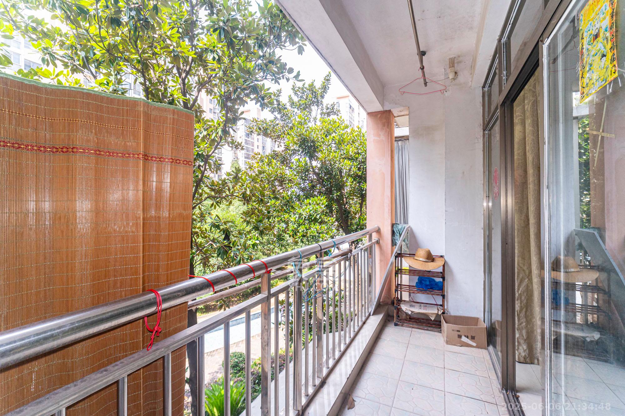 阳光丽景  3室2厅1卫    69.8万 阳光丽景  3室2厅1卫    69.8万阳台