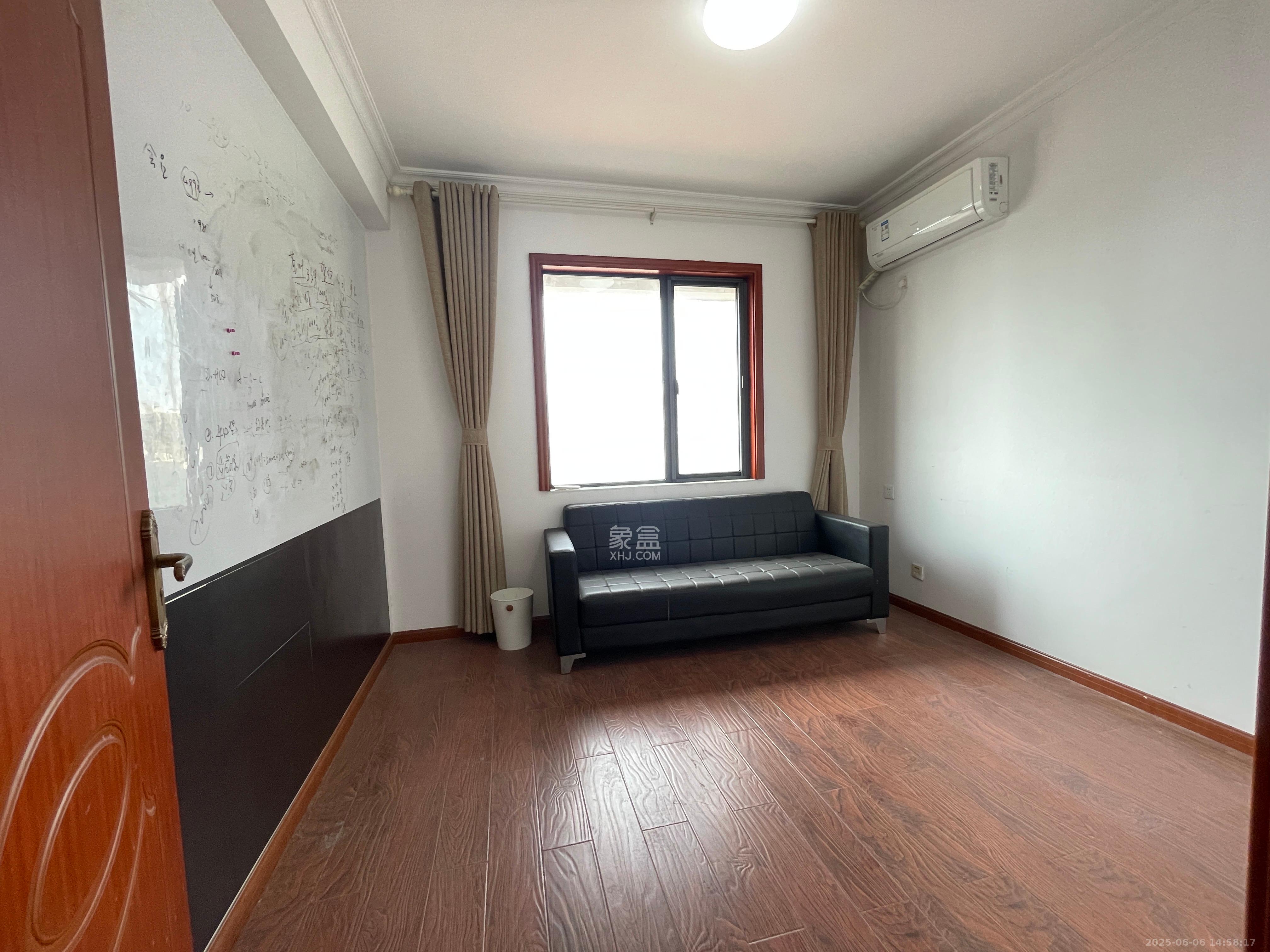 长房天翼未来城 4室2厅2卫 3800.0元/月 长房天翼未来城 4室2厅2卫 3800.0元/月室内图