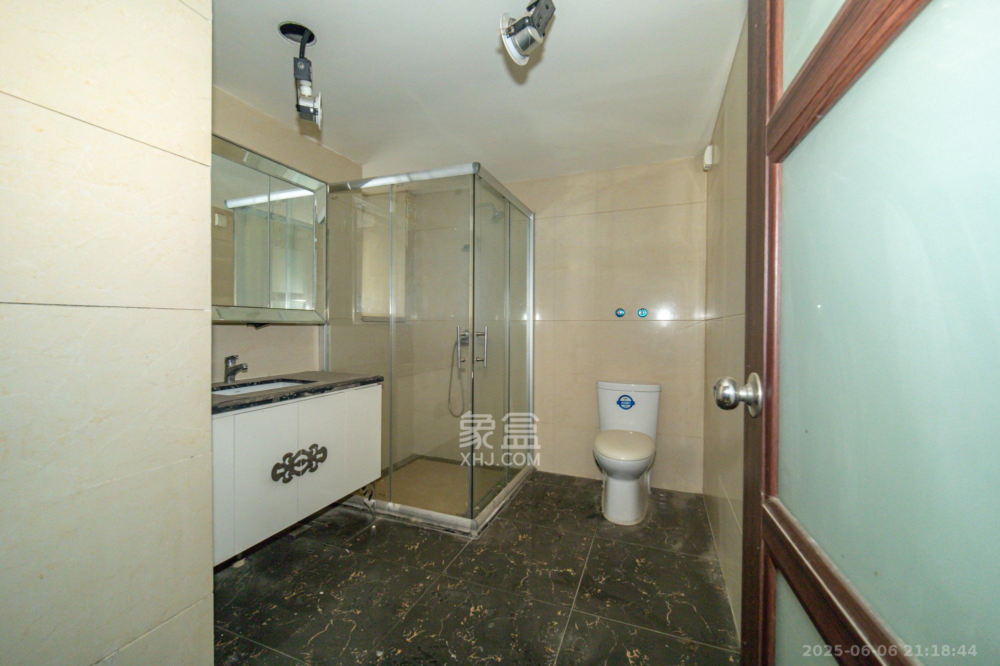 碧桂园威尼斯城 4室2厅2卫 149.88万 碧桂园威尼斯城 4室2厅2卫 149.88万卫生间