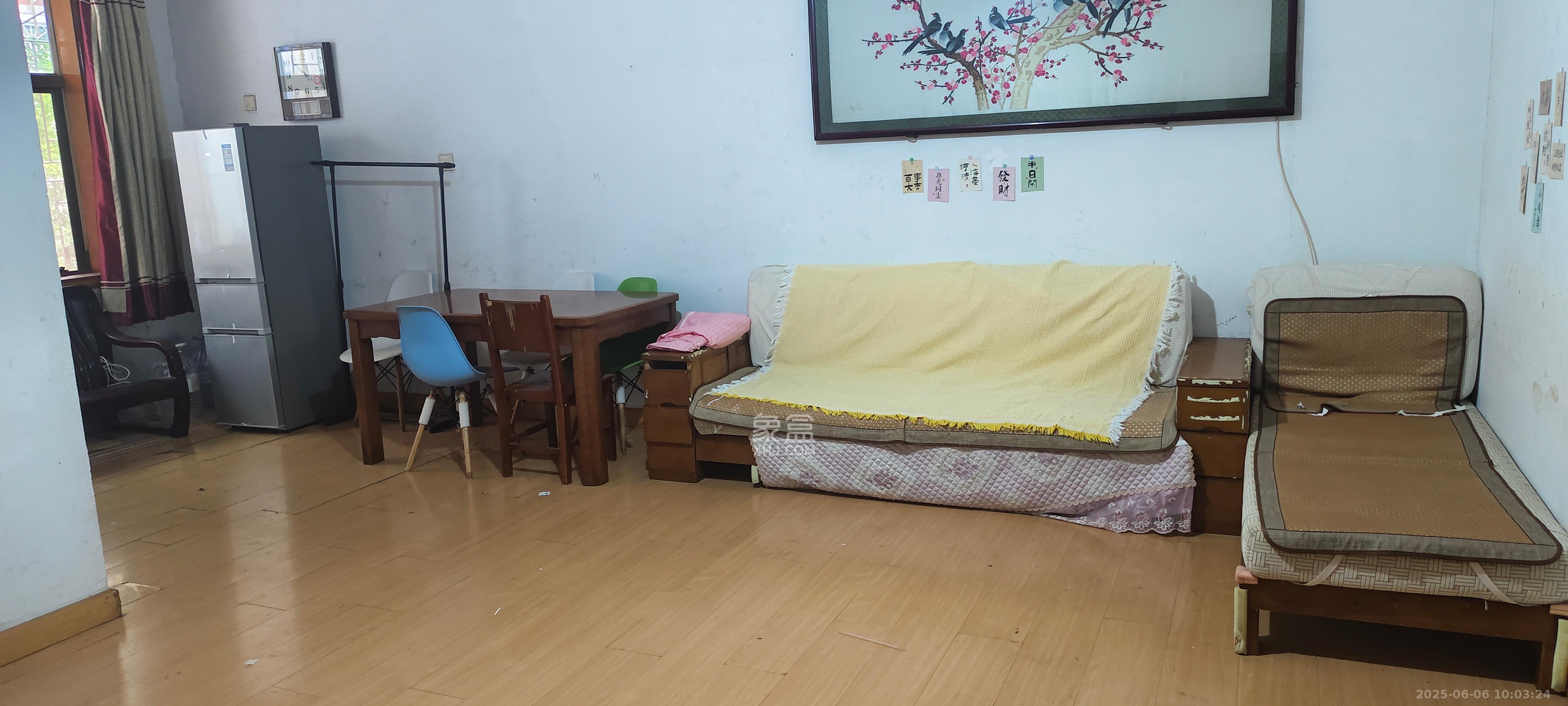 湘雅附二宿舍(劳动村)  2室1厅1卫   2200.00元/月