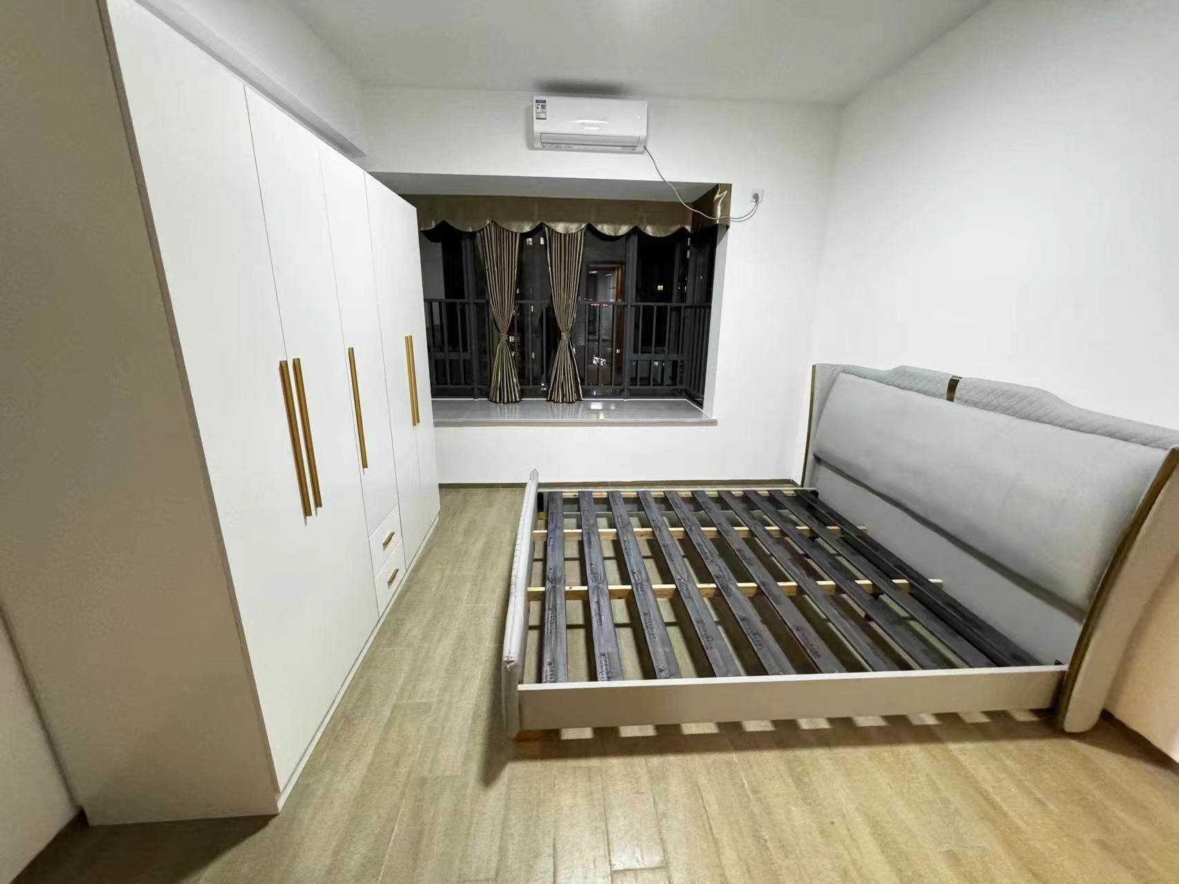 滨海丽景  3室2厅2卫   295.00万客厅