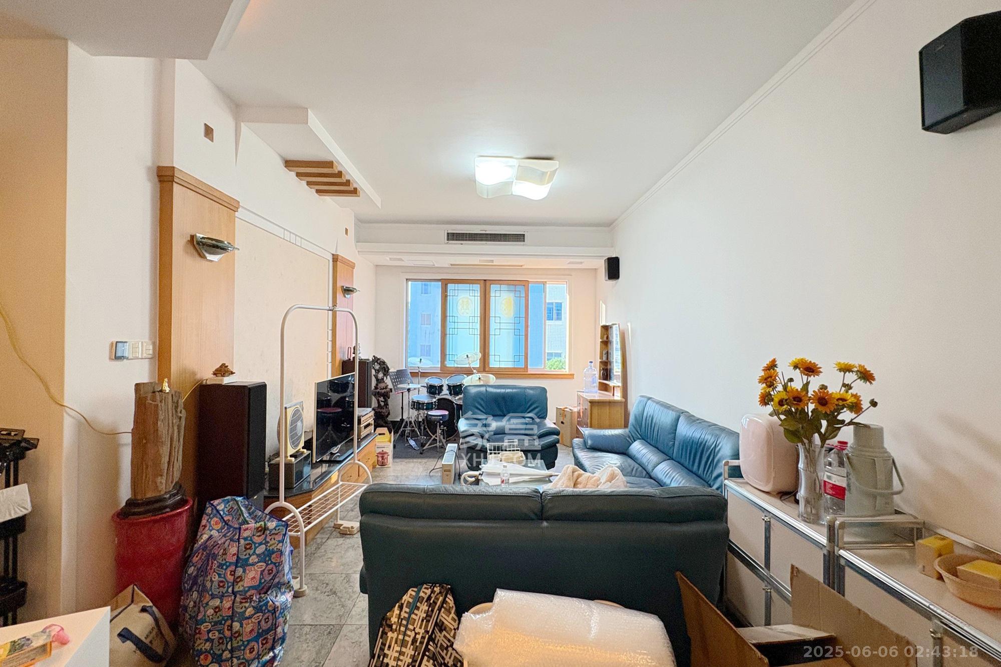 安全厅宿舍阳光小区(湘湖渔场阳光小区) 4室2厅2卫 125.0万 安全厅宿舍阳光小区(湘湖渔场阳光小区) 4室2厅2卫 125.0万客厅