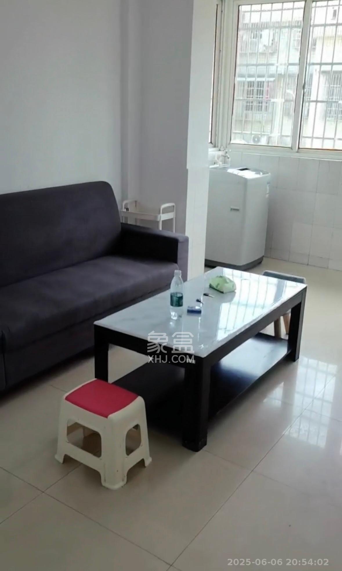 高岭小区 2室2厅1卫 1400.0元/月 高岭小区 2室2厅1卫 1400.0元/月室内图