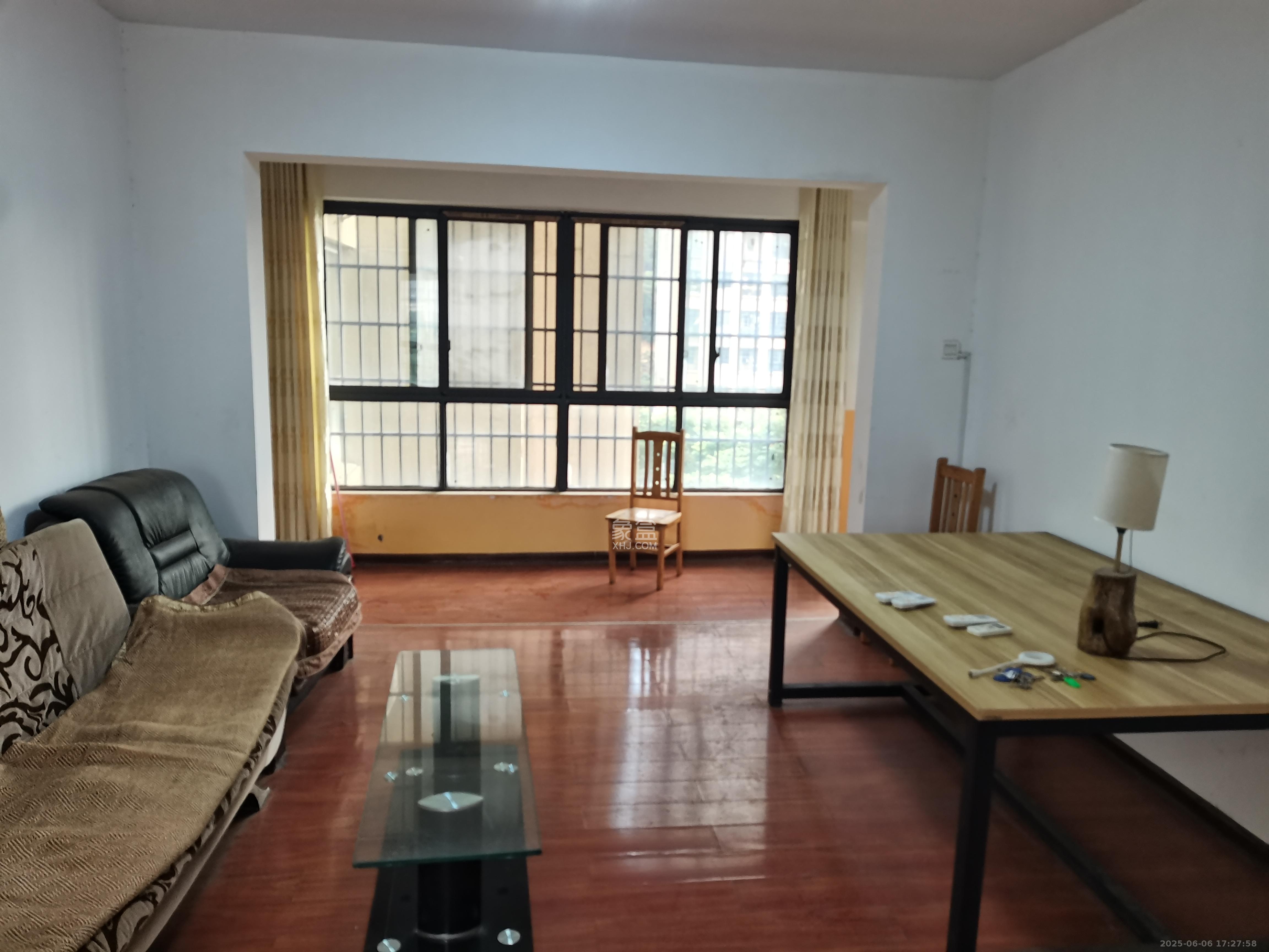 天麓尚层 5室2厅2卫 2500.0元/月 天麓尚层 5室2厅2卫 2500.0元/月室内图