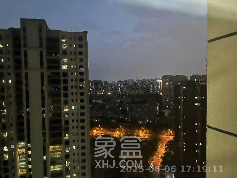 星城春晓  4室2厅2卫   2200.00元/月室内图