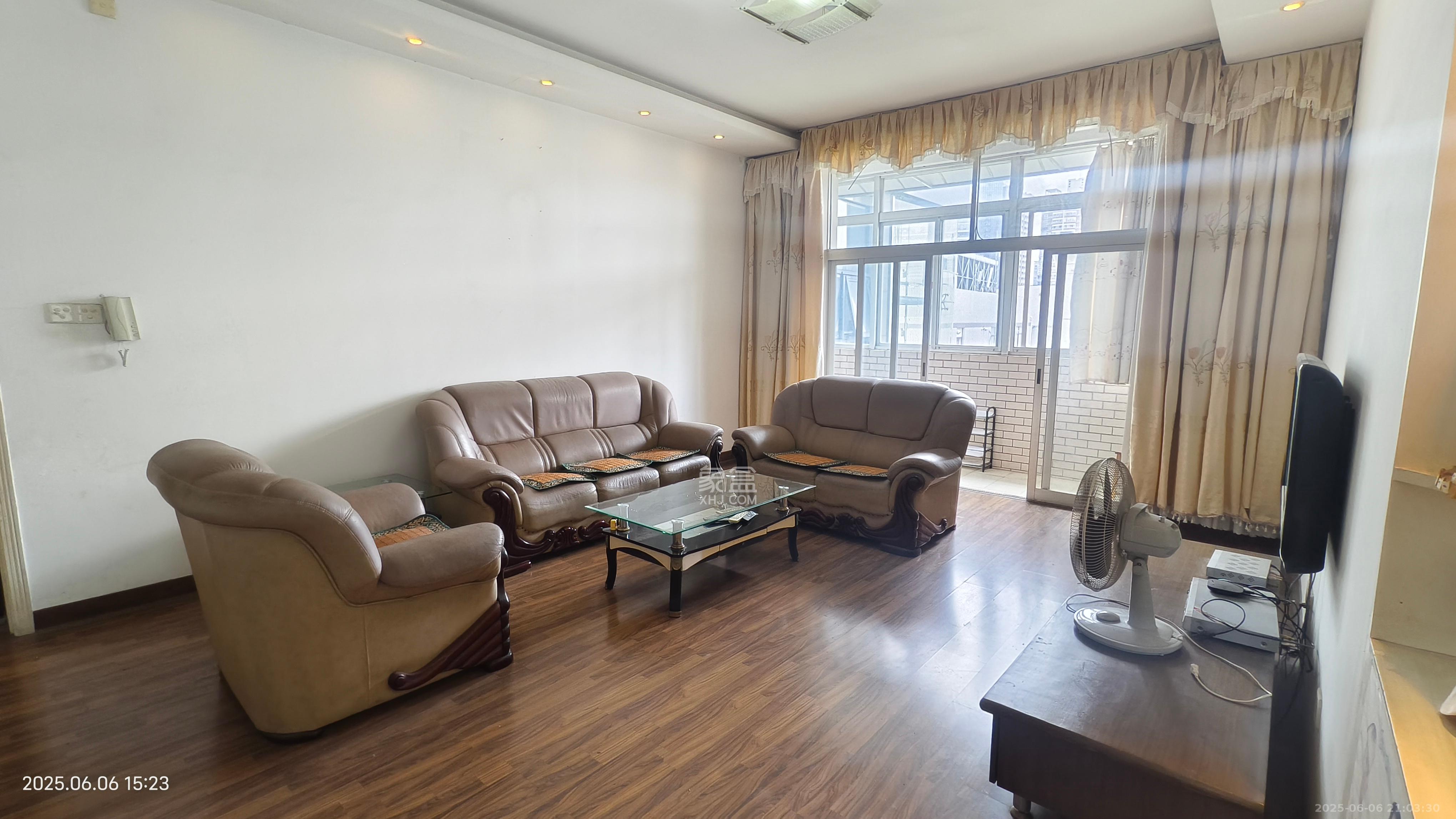 金科园 4室2厅2卫 3000.0元/月 金科园 4室2厅2卫 3000.0元/月室内图