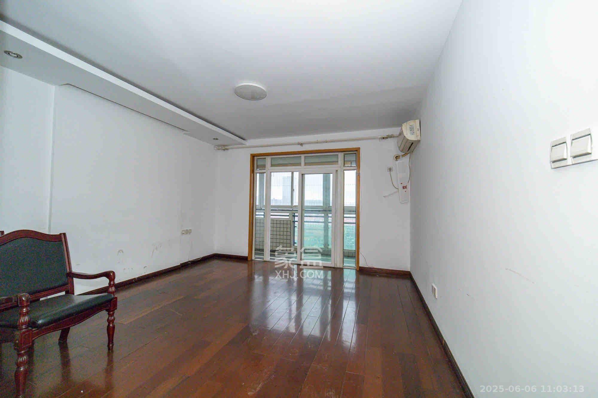 晶华美地  5室2厅4卫   3200.00元/月室内图