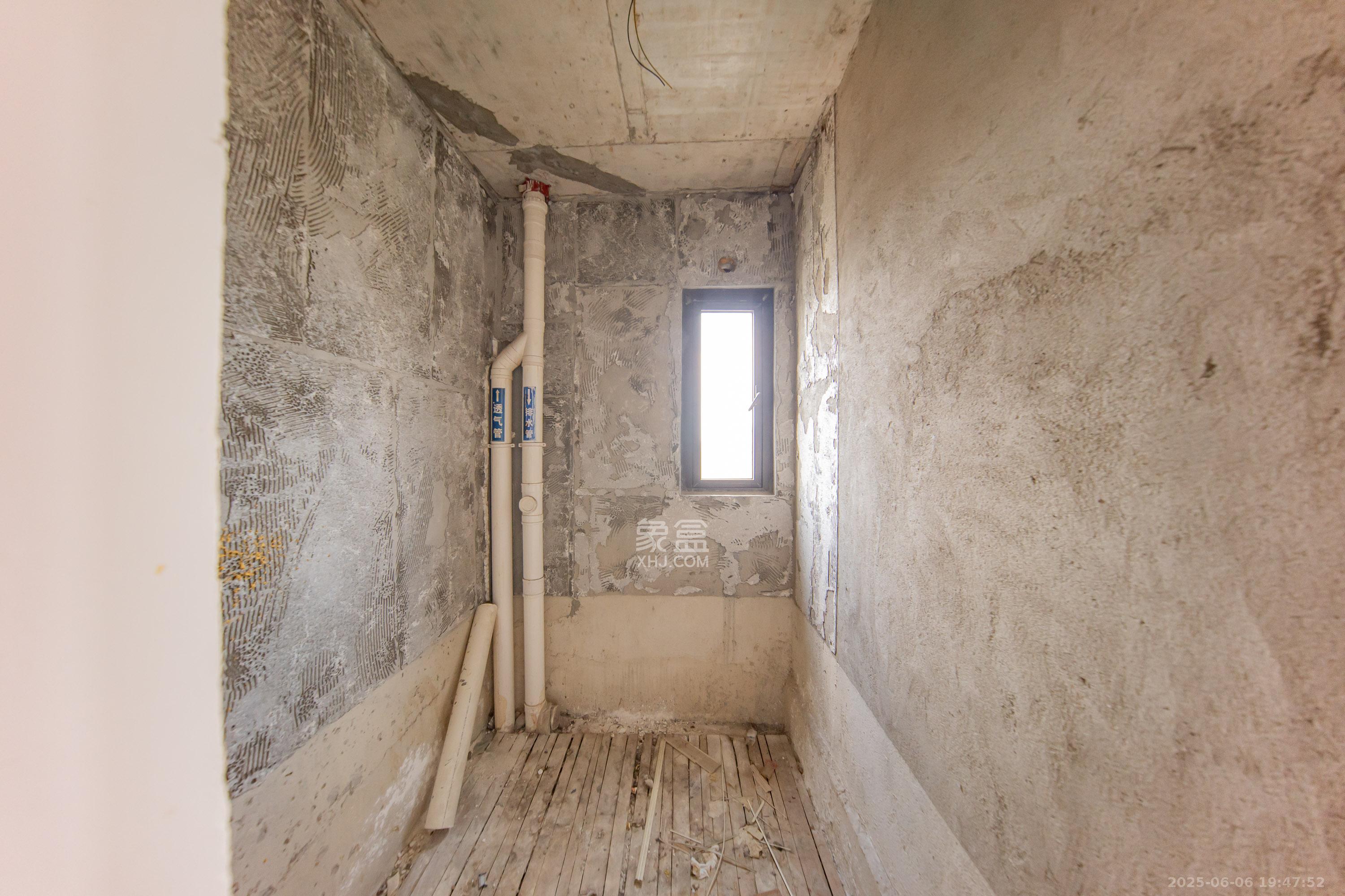 融创融公馆(融创臻苑)  4室2厅2卫    62.0万 融创融公馆(融创臻苑)  4室2厅2卫    62.0万卫生间