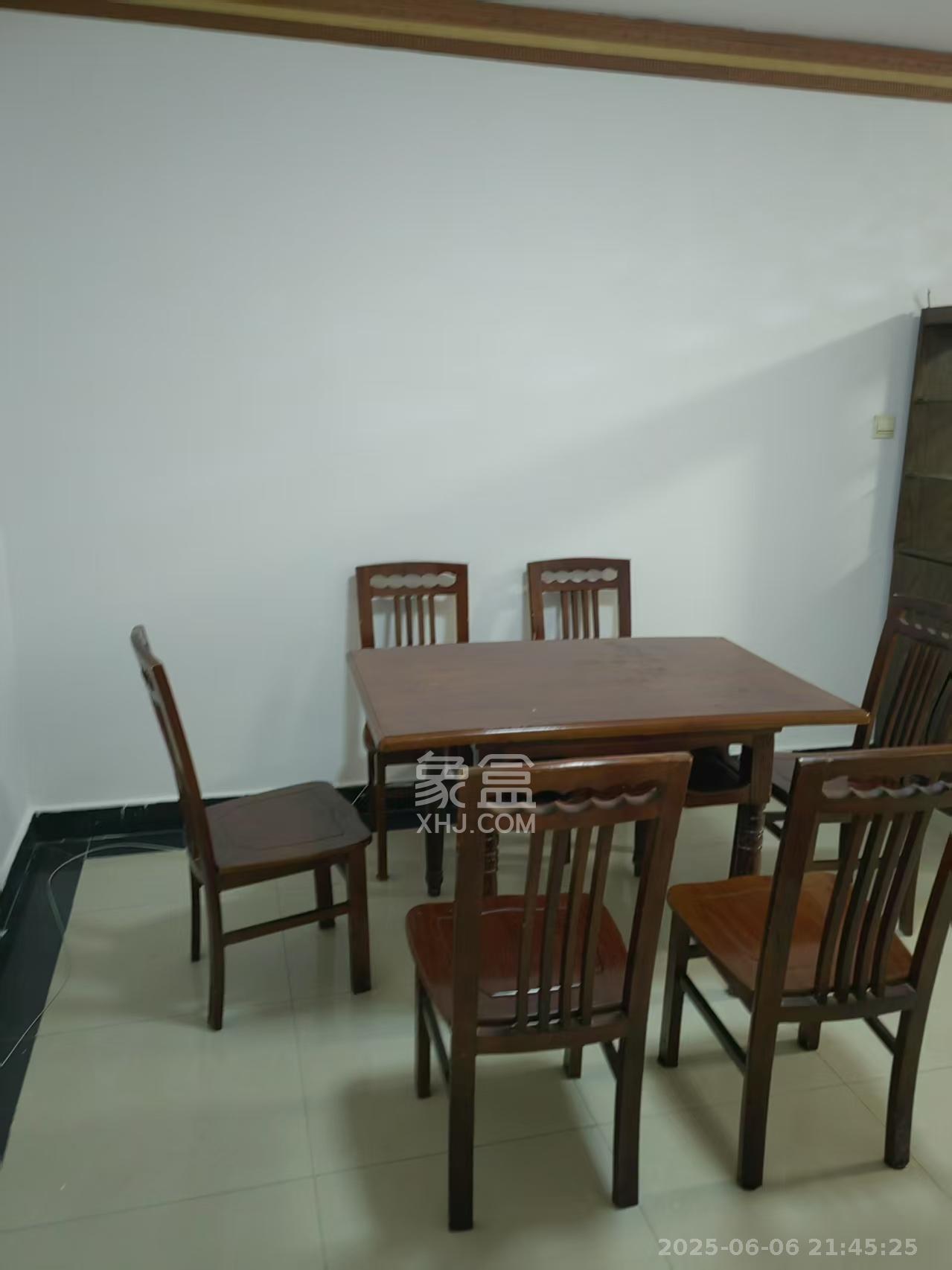 长勘小区 2室1厅1卫 2300.0元/月 长勘小区 2室1厅1卫 2300.0元/月室内图