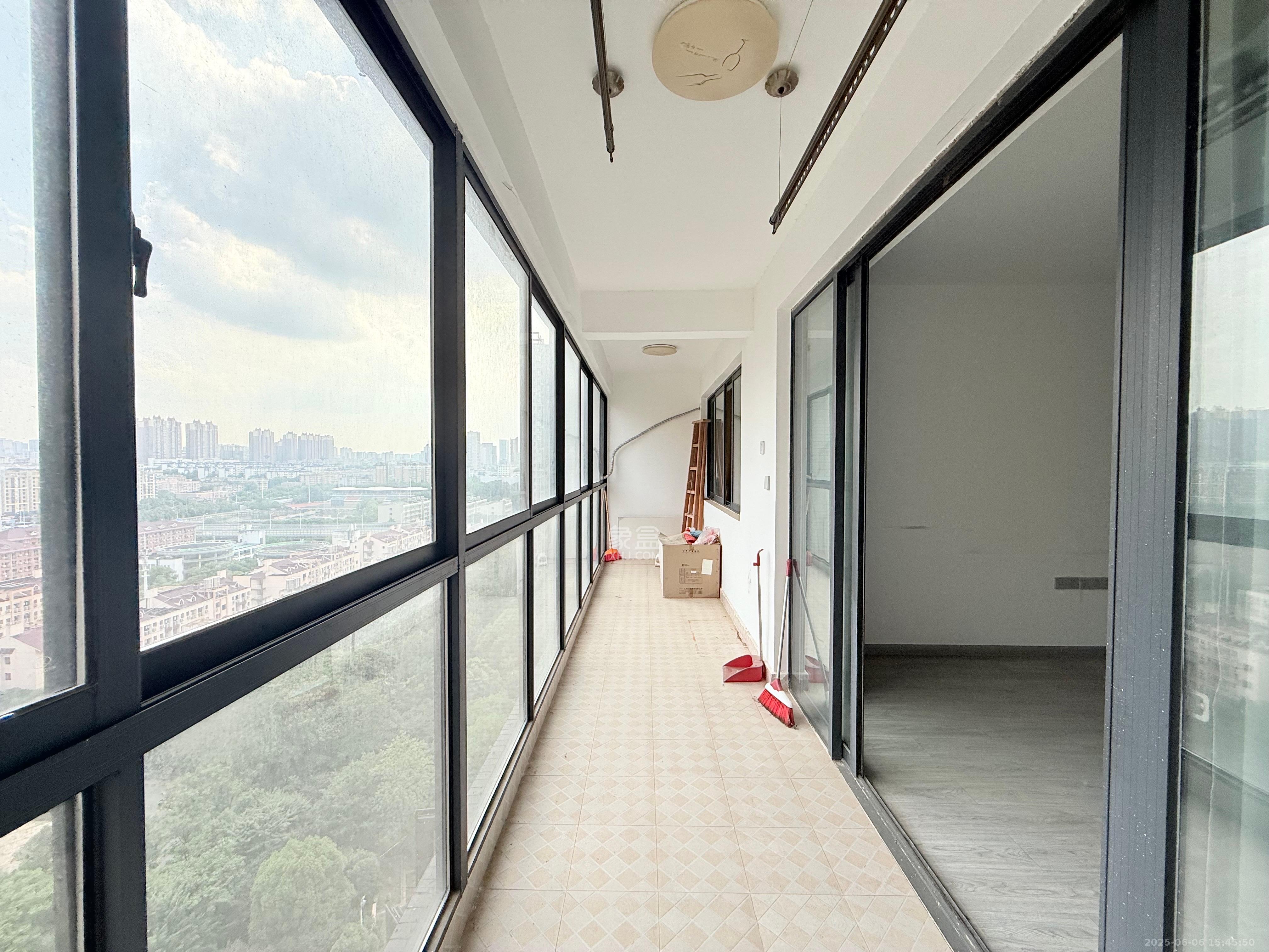 融科东南海  4室2厅2卫    3600.0元/月 融科东南海  4室2厅2卫    3600.0元/月室内图