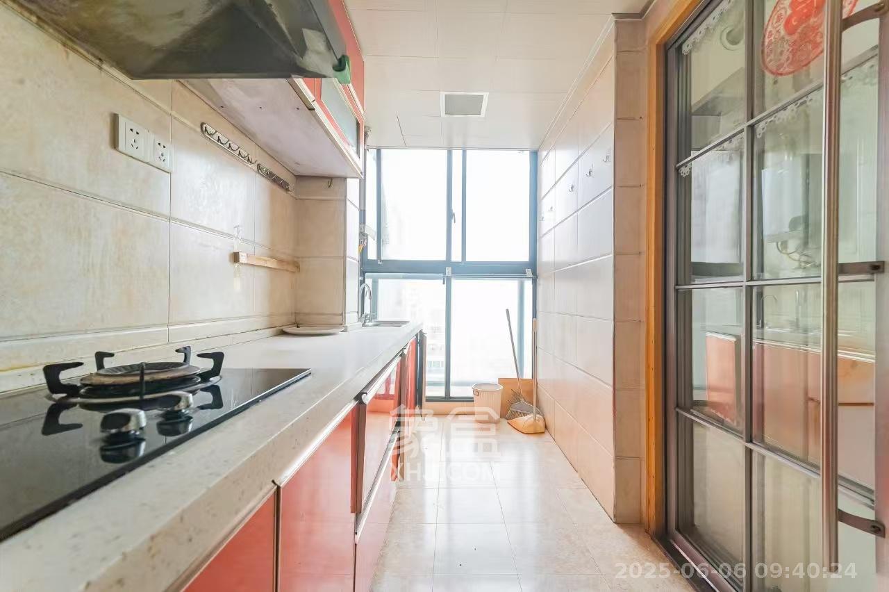 蓝山郡  3室2厅1卫    2000.0元/月室内图