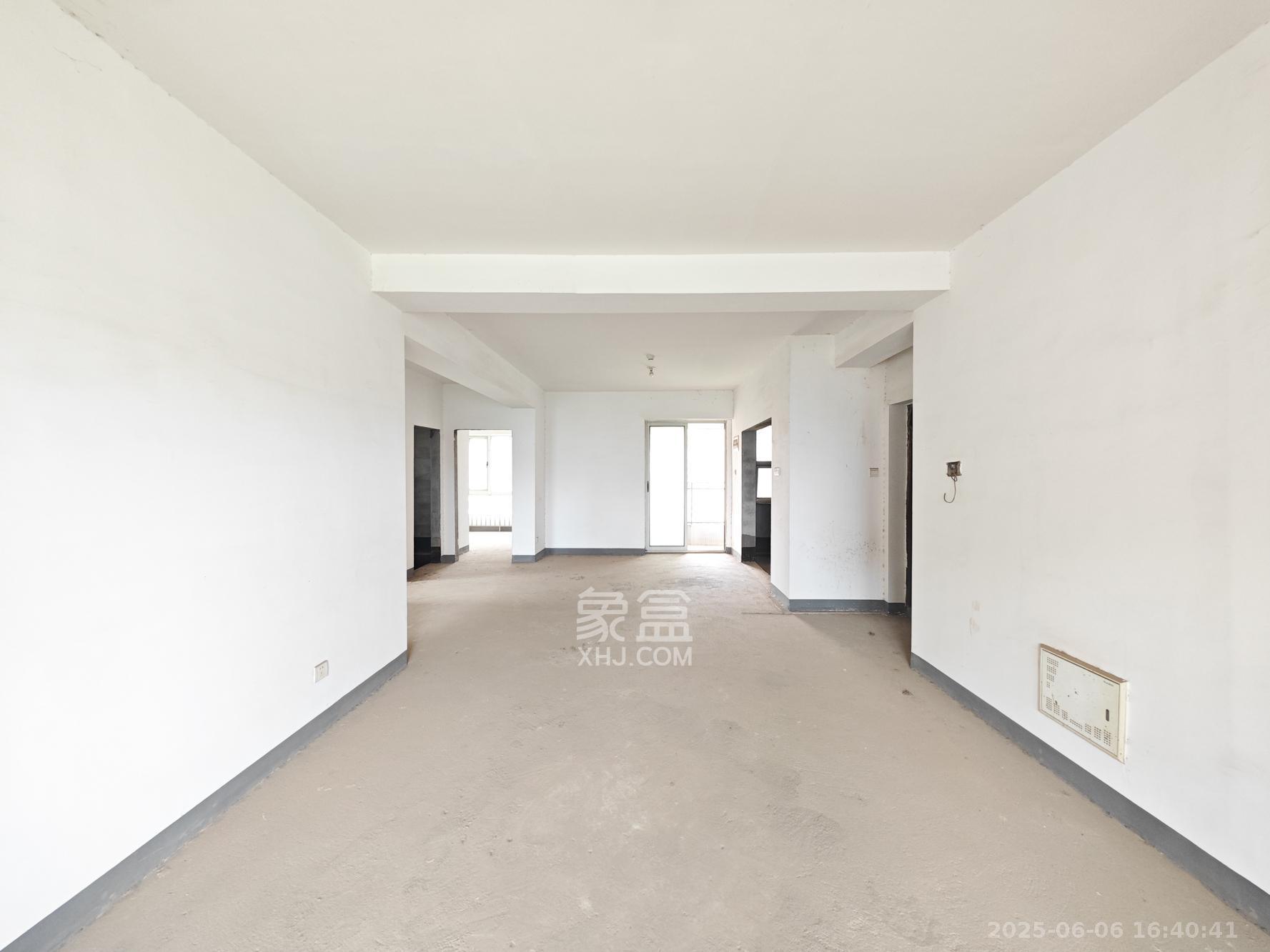 五矿万境水岸二期(五矿万境水岸和苑)  3室2厅2卫    168.0万 五矿万境水岸二期(五矿万境水岸和苑)  3室2厅2卫    168.0万客厅