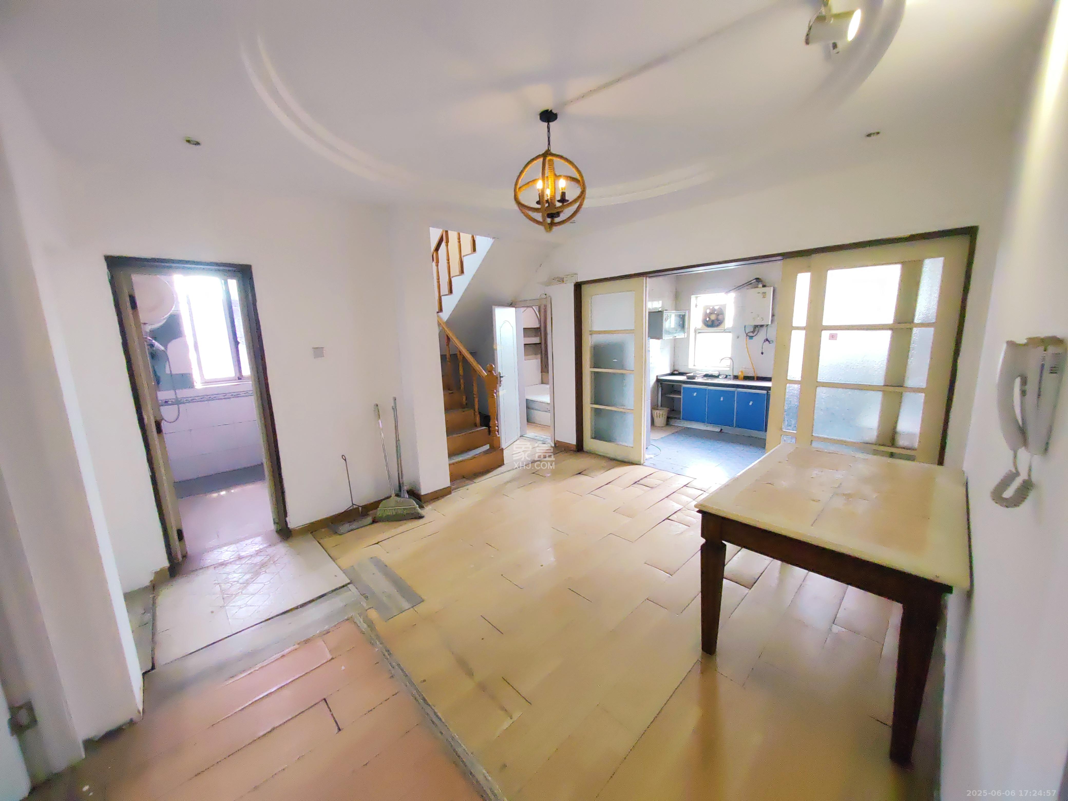 富湘园  6室2厅2卫    2600.0元/月 富湘园  6室2厅2卫    2600.0元/月