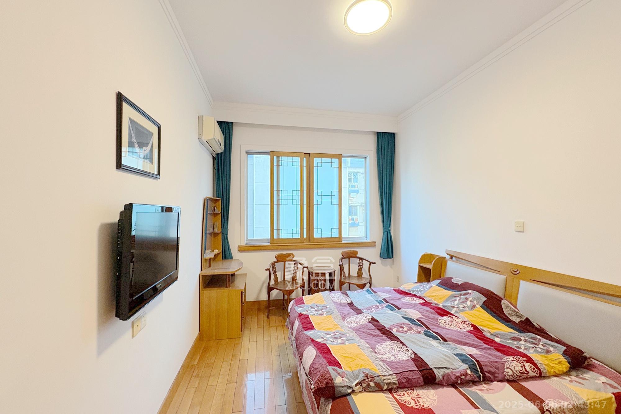 安全厅宿舍阳光小区(湘湖渔场阳光小区) 4室2厅2卫 125.0万 安全厅宿舍阳光小区(湘湖渔场阳光小区) 4室2厅2卫 125.0万卧室