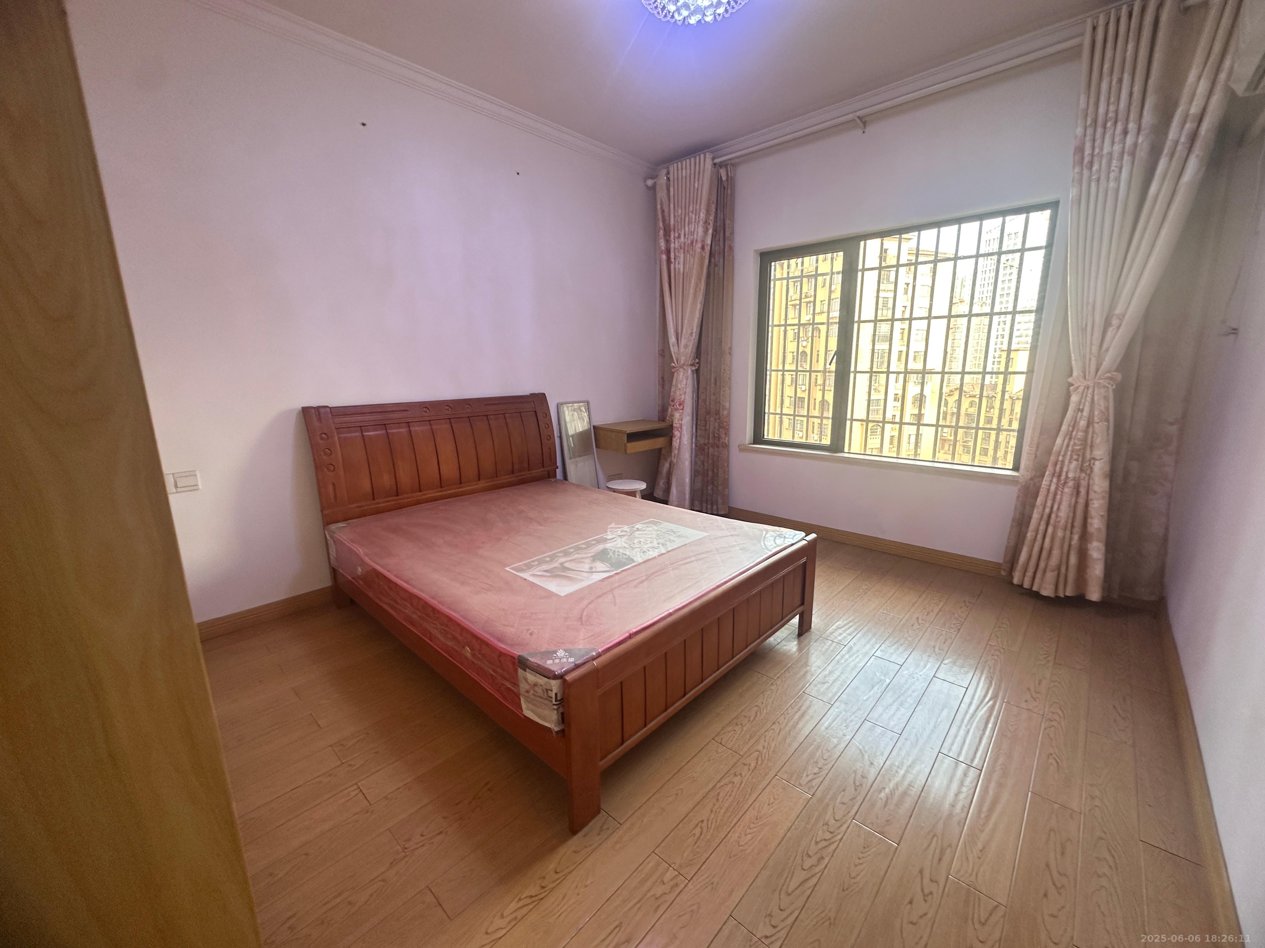 金侨城 3室2厅2卫 1500.0元/月 金侨城 3室2厅2卫 1500.0元/月室内图