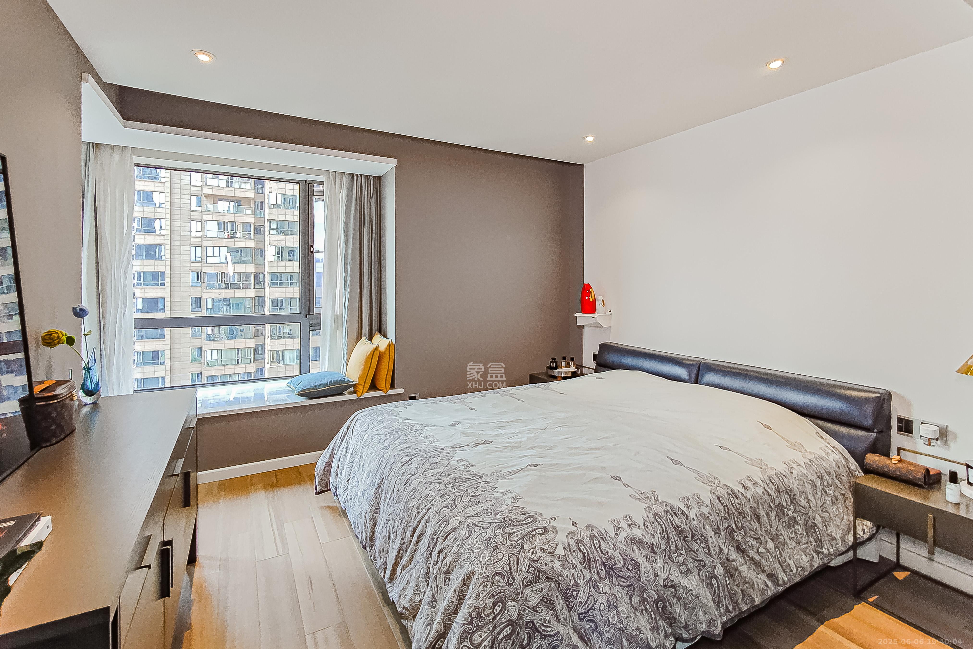 保利国际广场 4室2厅2卫 378.0万 保利国际广场 4室2厅2卫 378.0万卧室