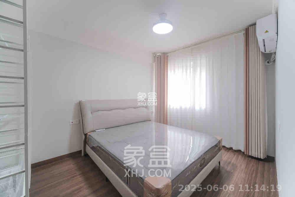 保利香槟国际  3室2厅1卫   2100.00元/月室内图1