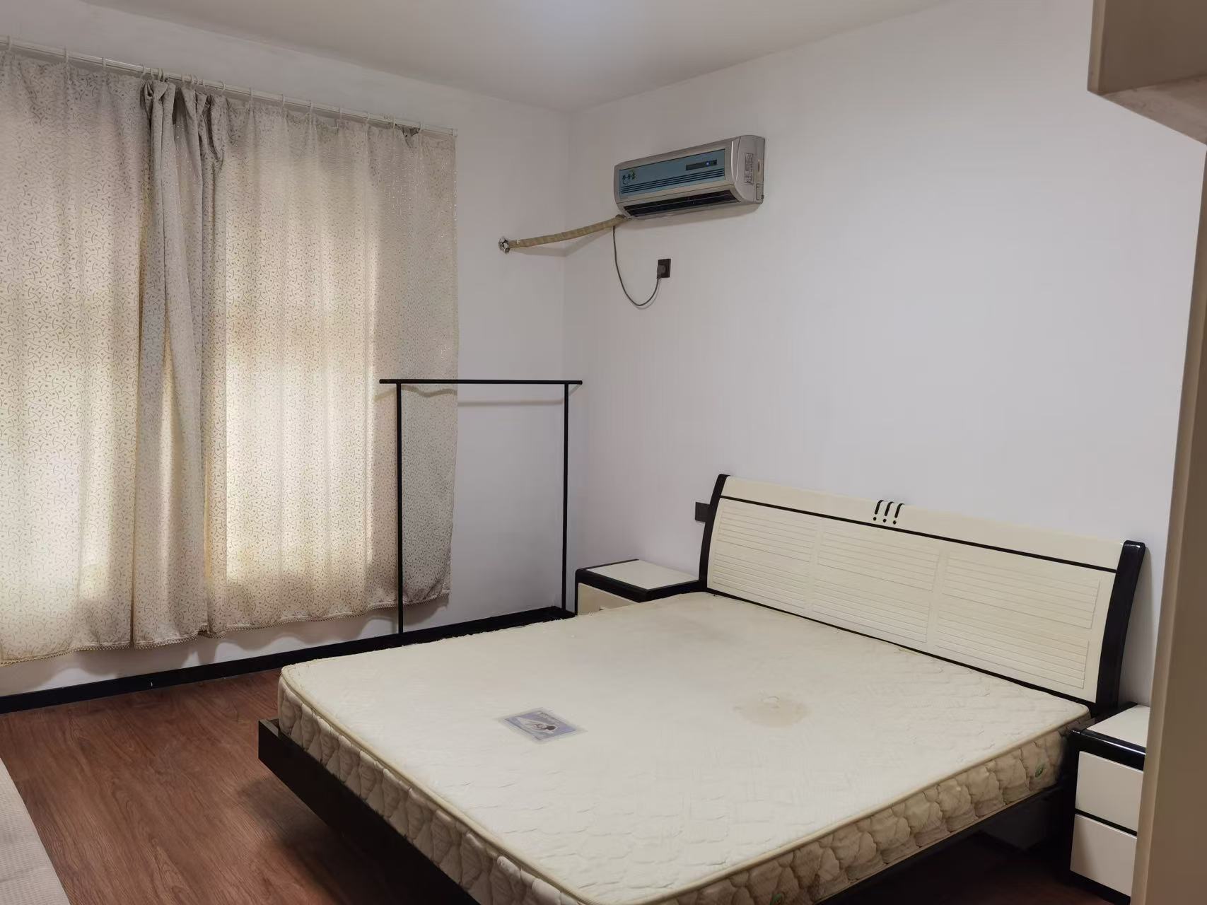 财富地带 3室2厅2卫 2500.0元/月 财富地带 3室2厅2卫 2500.0元/月室内图