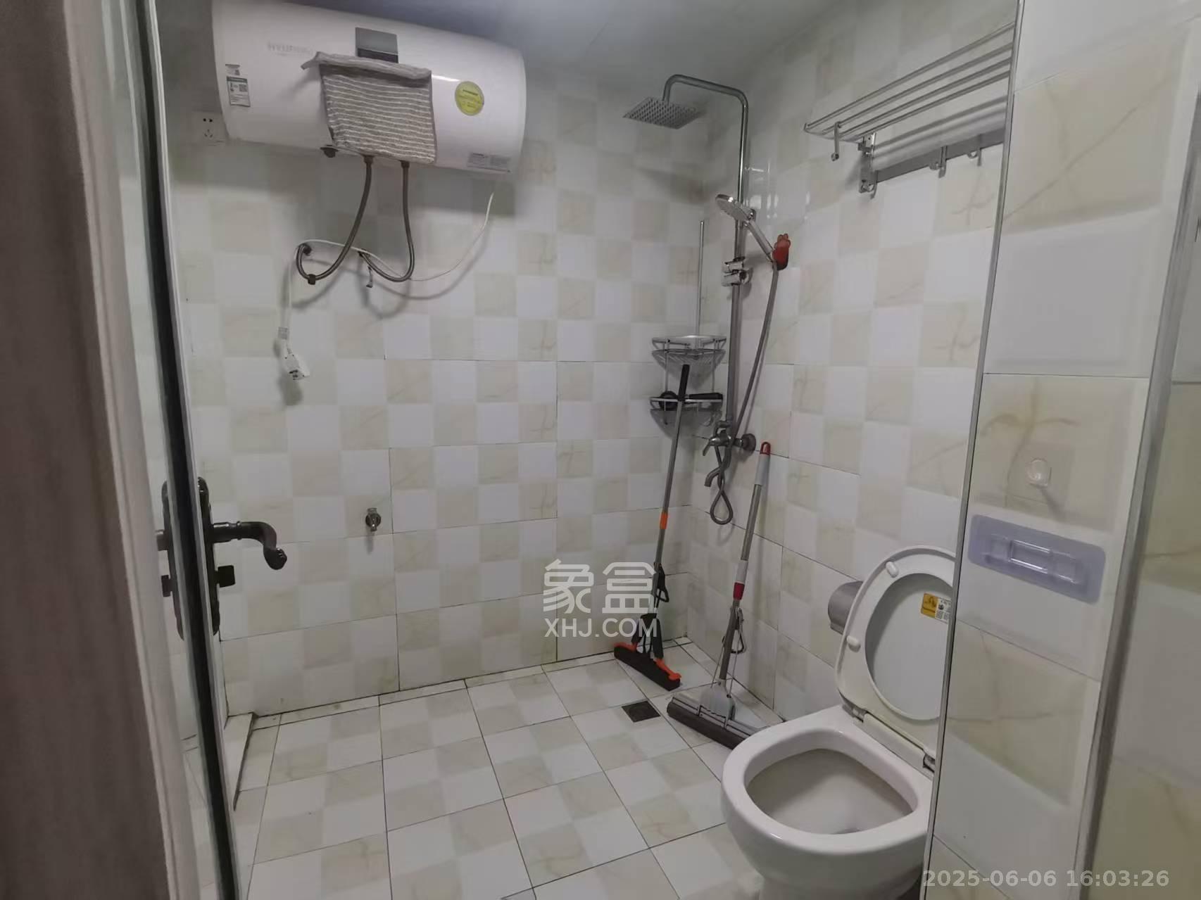 世纪桃花苑 1室1厅1卫 1200.0元/月 世纪桃花苑 1室1厅1卫 1200.0元/月室内图