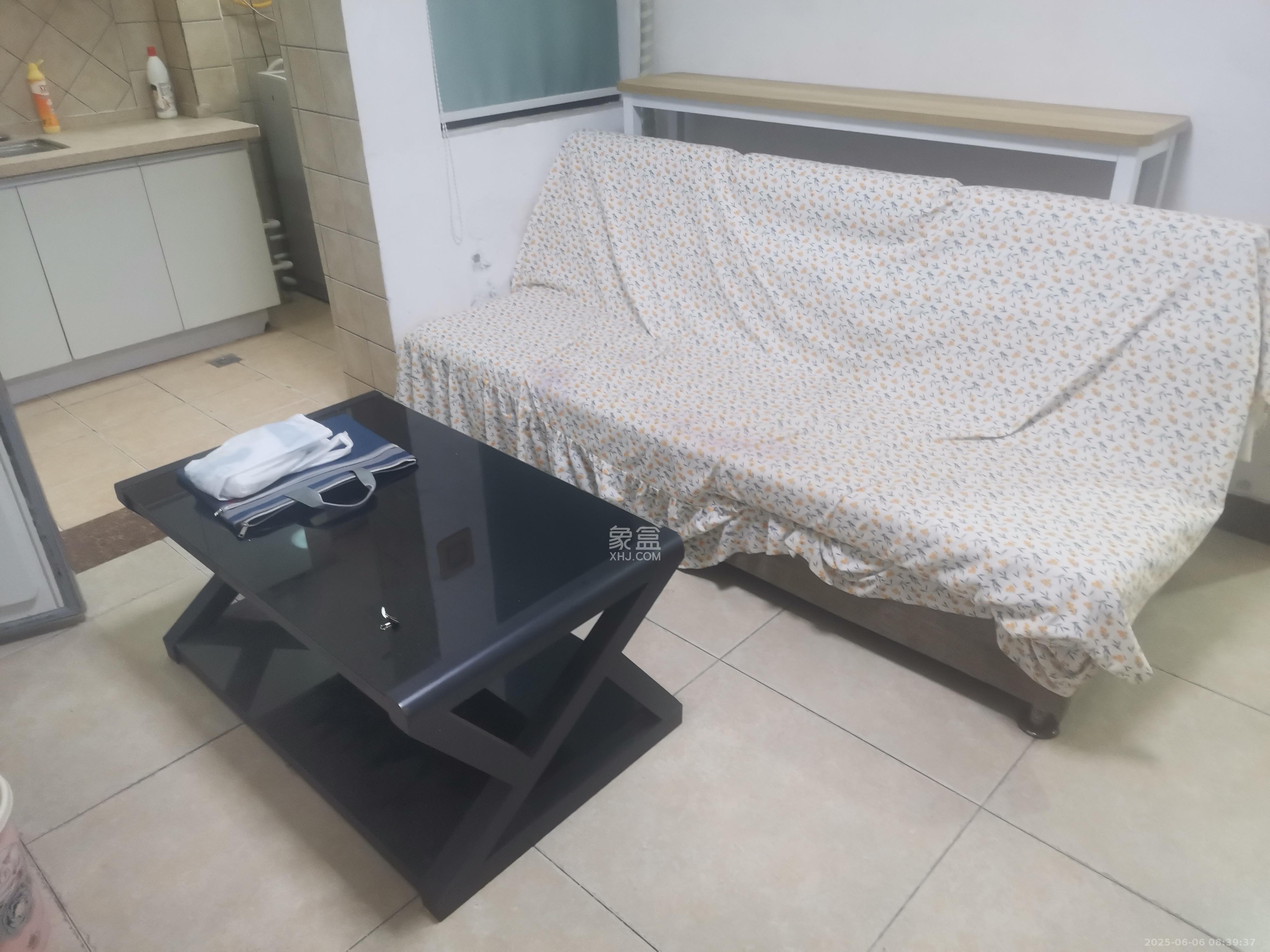 上东辛顿公寓  1室1厅1卫    1600.0元/月室内图