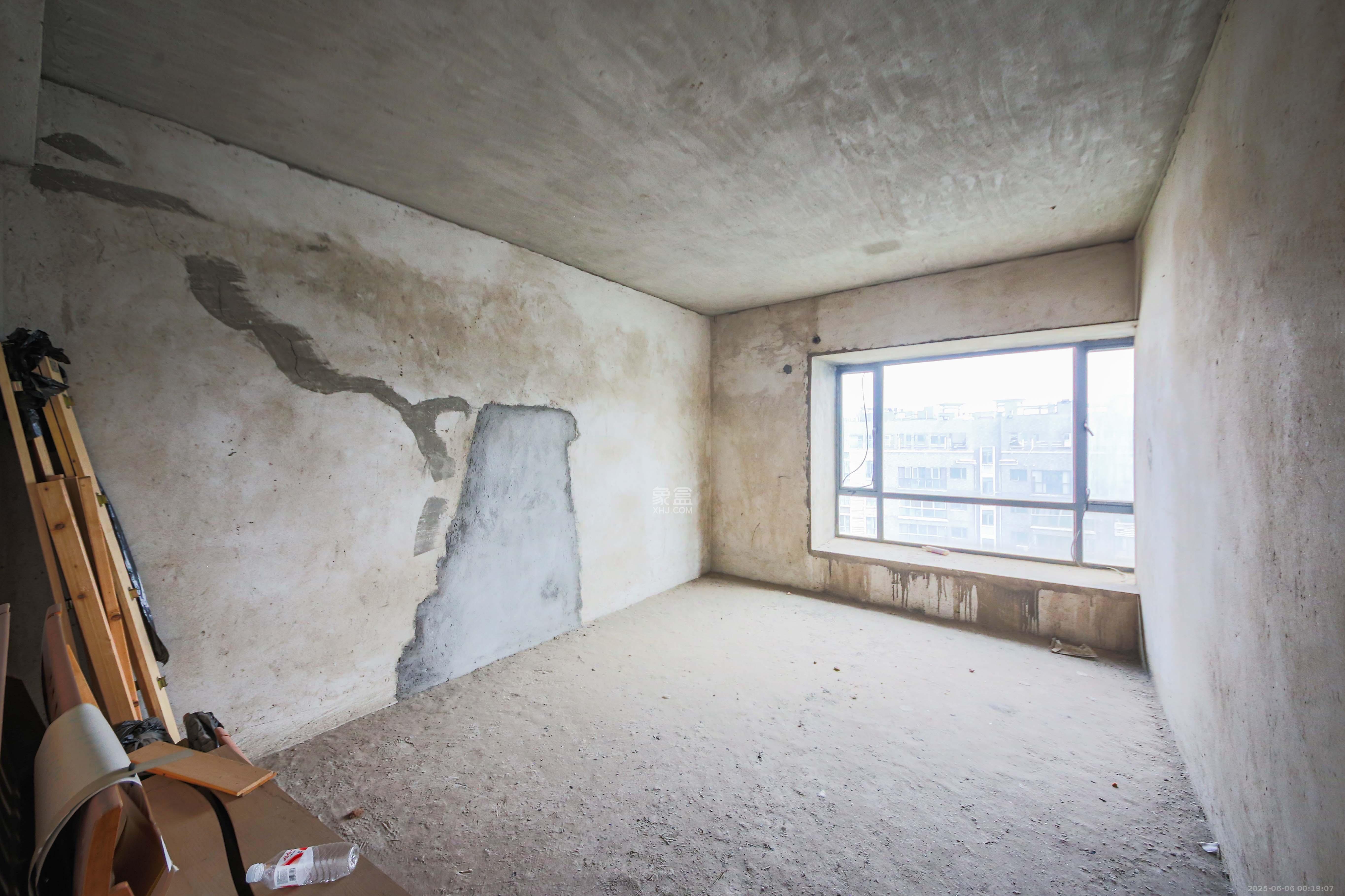 梦网景园 4室2厅2卫 169.8万 梦网景园 4室2厅2卫 169.8万卧室