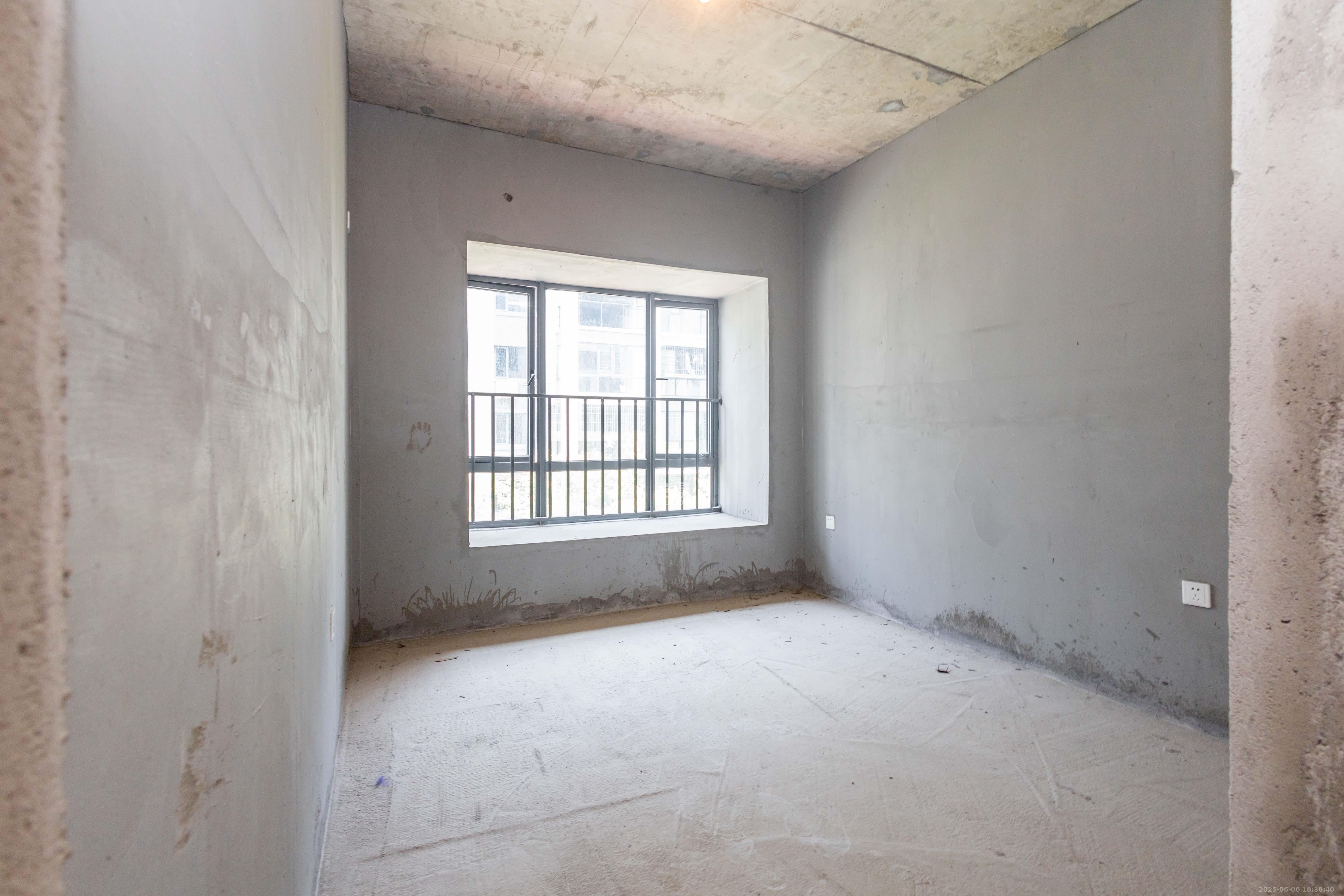 敏捷珑玥府 5室2厅2卫 140.0万 敏捷珑玥府 5室2厅2卫 140.0万卧室