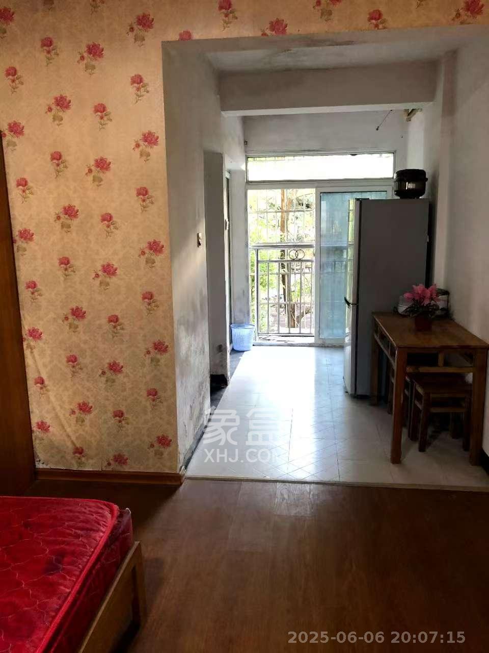 御景龙城  1室2厅1卫   1200.00元/月