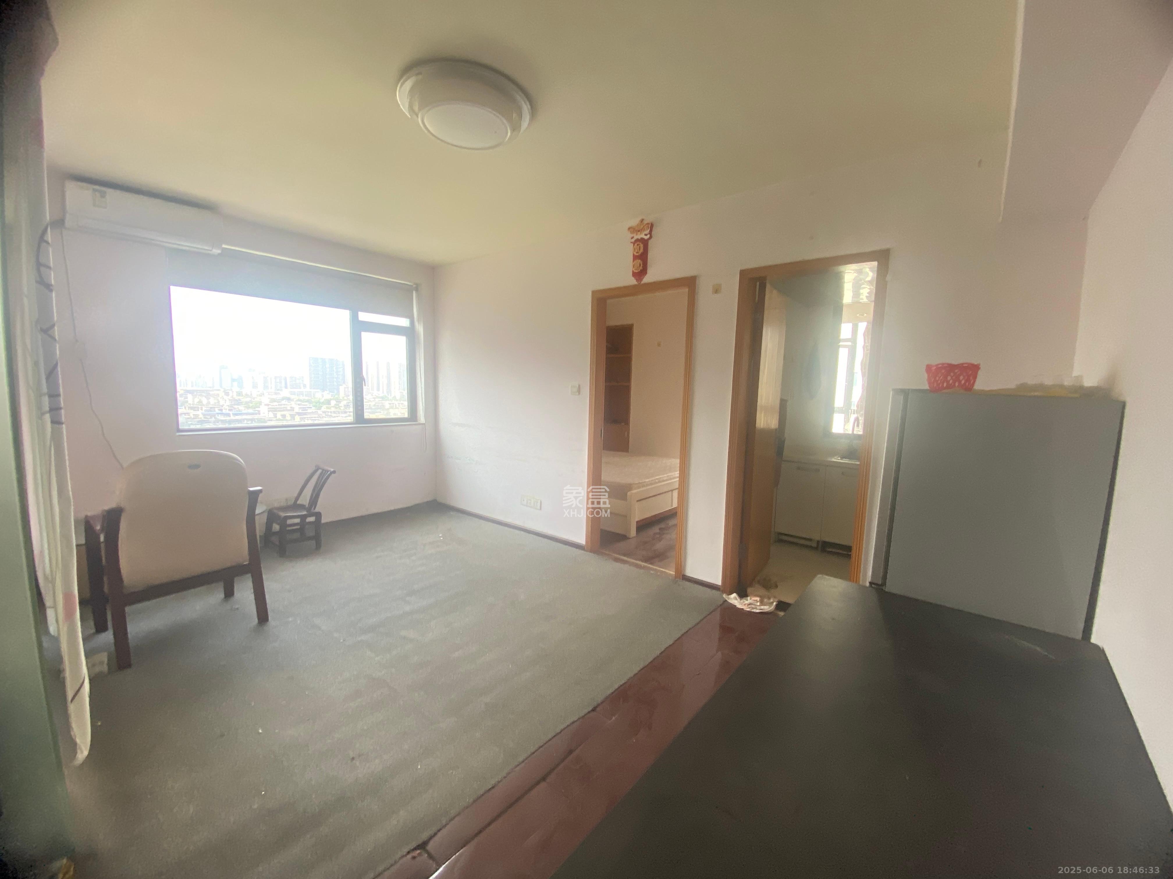 新时代广场 1室2厅1卫 2000.0元/月 新时代广场 1室2厅1卫 2000.0元/月室内图