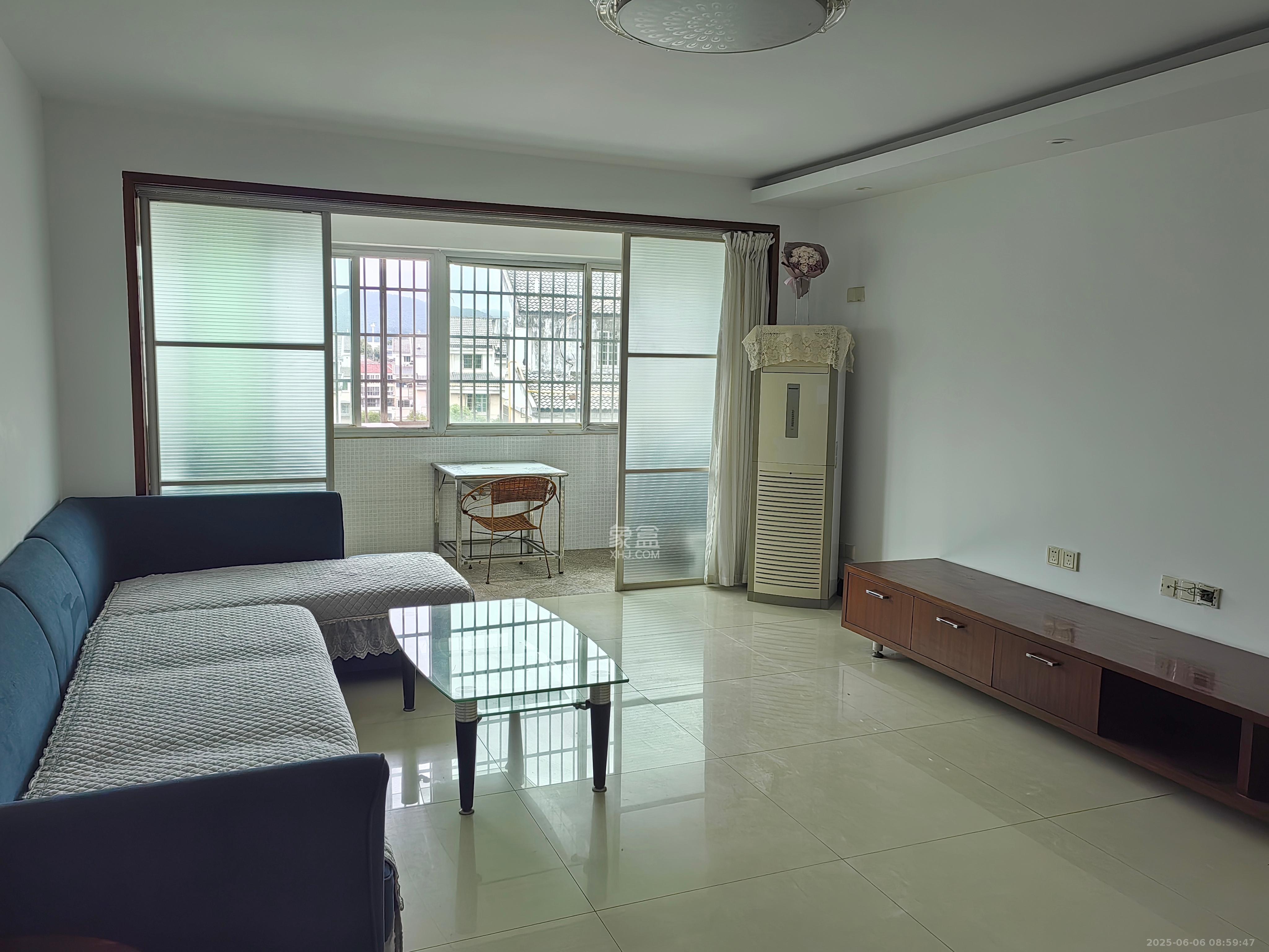 恩瑞麓山名园(龙王港小区) 3室2厅1卫 2500.0元/月 恩瑞麓山名园(龙王港小区) 3室2厅1卫 2500.0元/月室内图