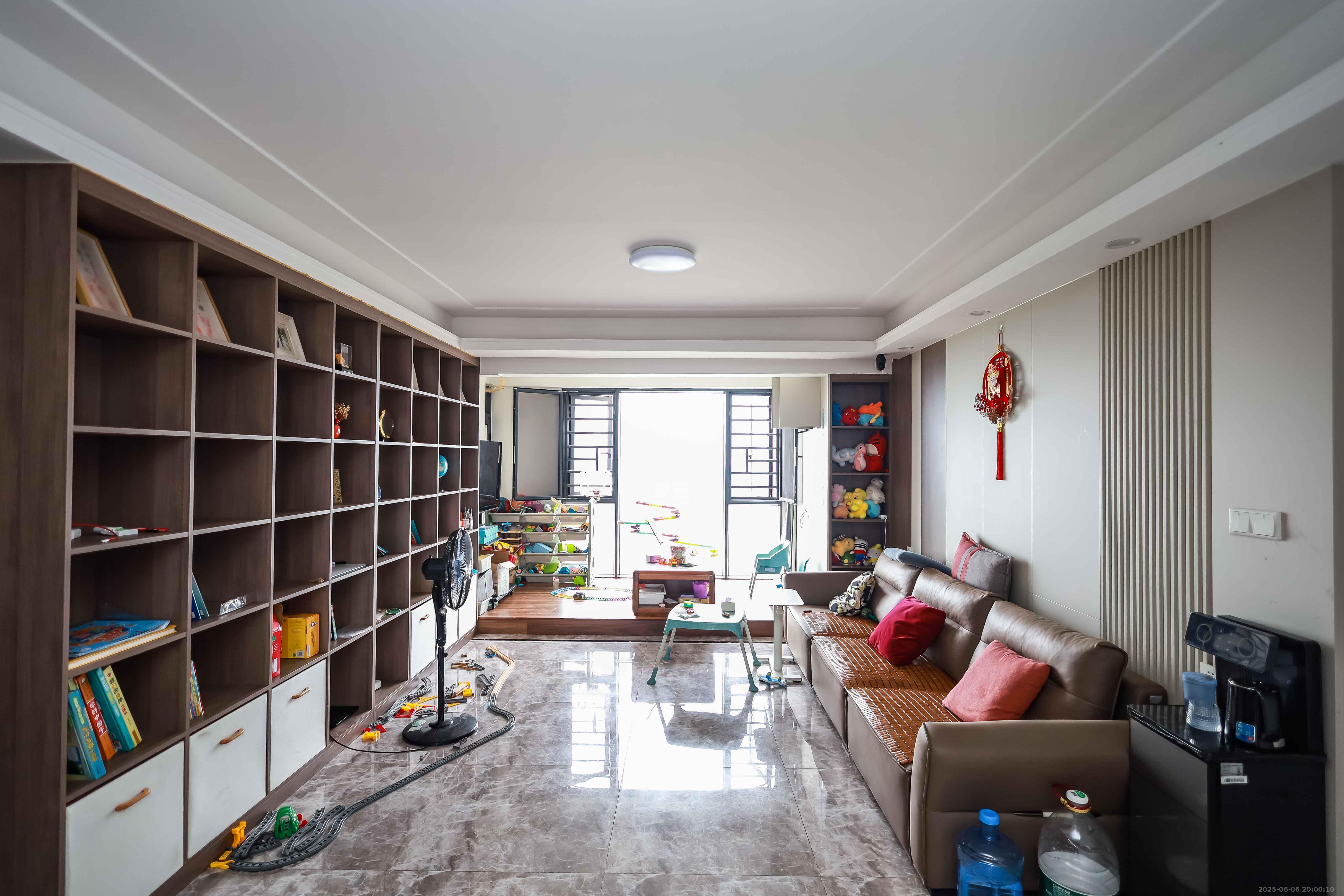 金地中交麓谷香颂(金地中交雅苑) 4室2厅2卫 136.8万 金地中交麓谷香颂(金地中交雅苑) 4室2厅2卫 136.8万客厅