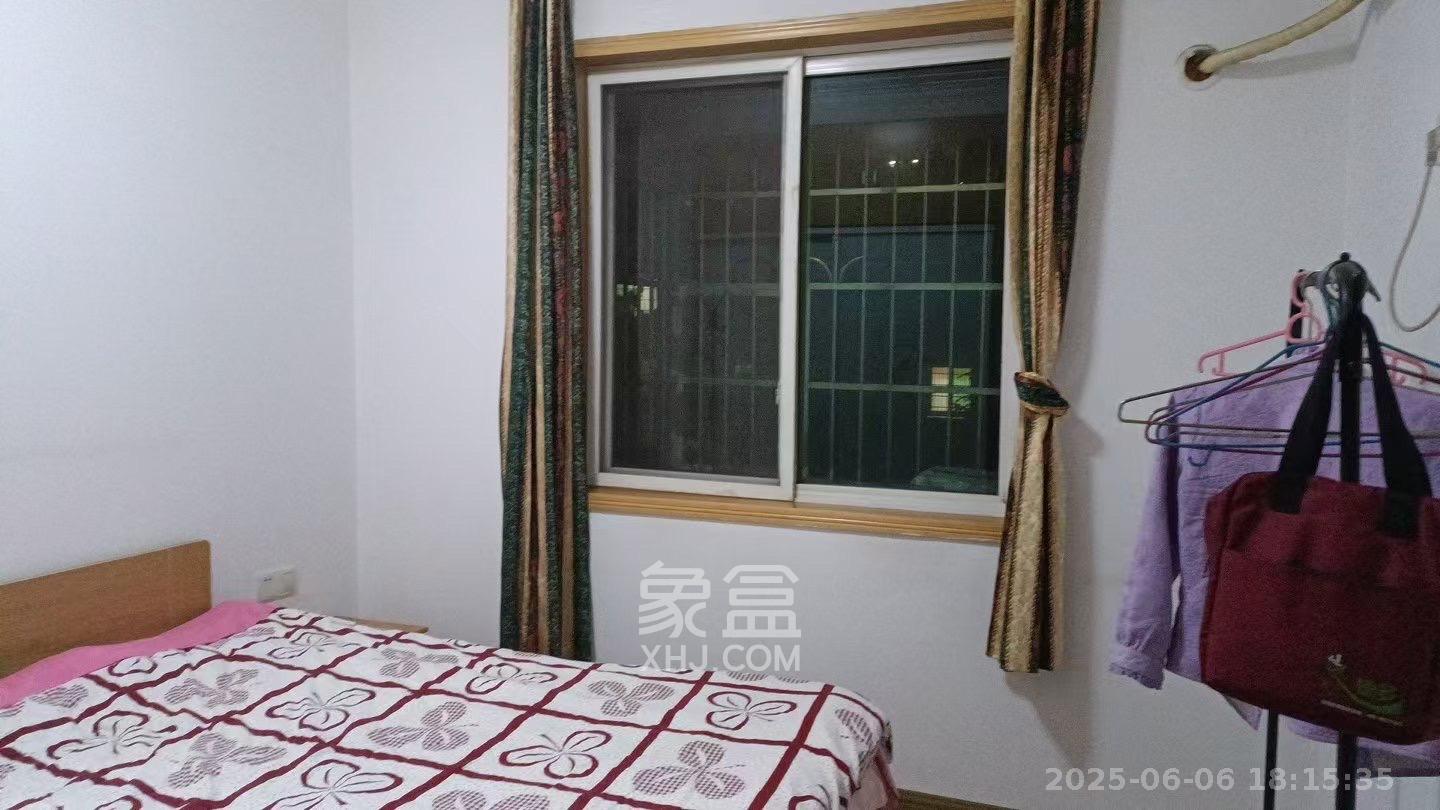 广泰家园  3室2厅1卫   1800.00元/月室内图