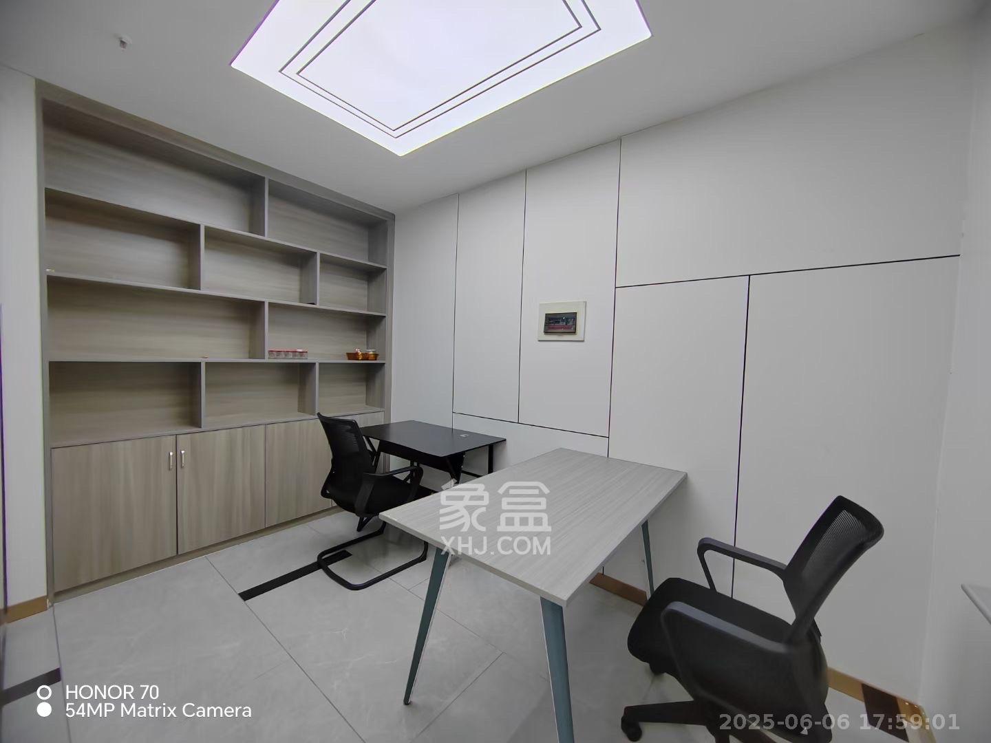 百脑汇大厦(友阿百货) 3室1厅1卫 6200.0元/月 百脑汇大厦(友阿百货) 3室1厅1卫 6200.0元/月室内图