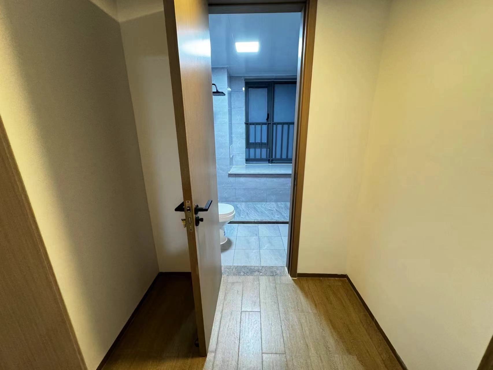 滨海丽景  3室2厅2卫   4500.00元/月户型图