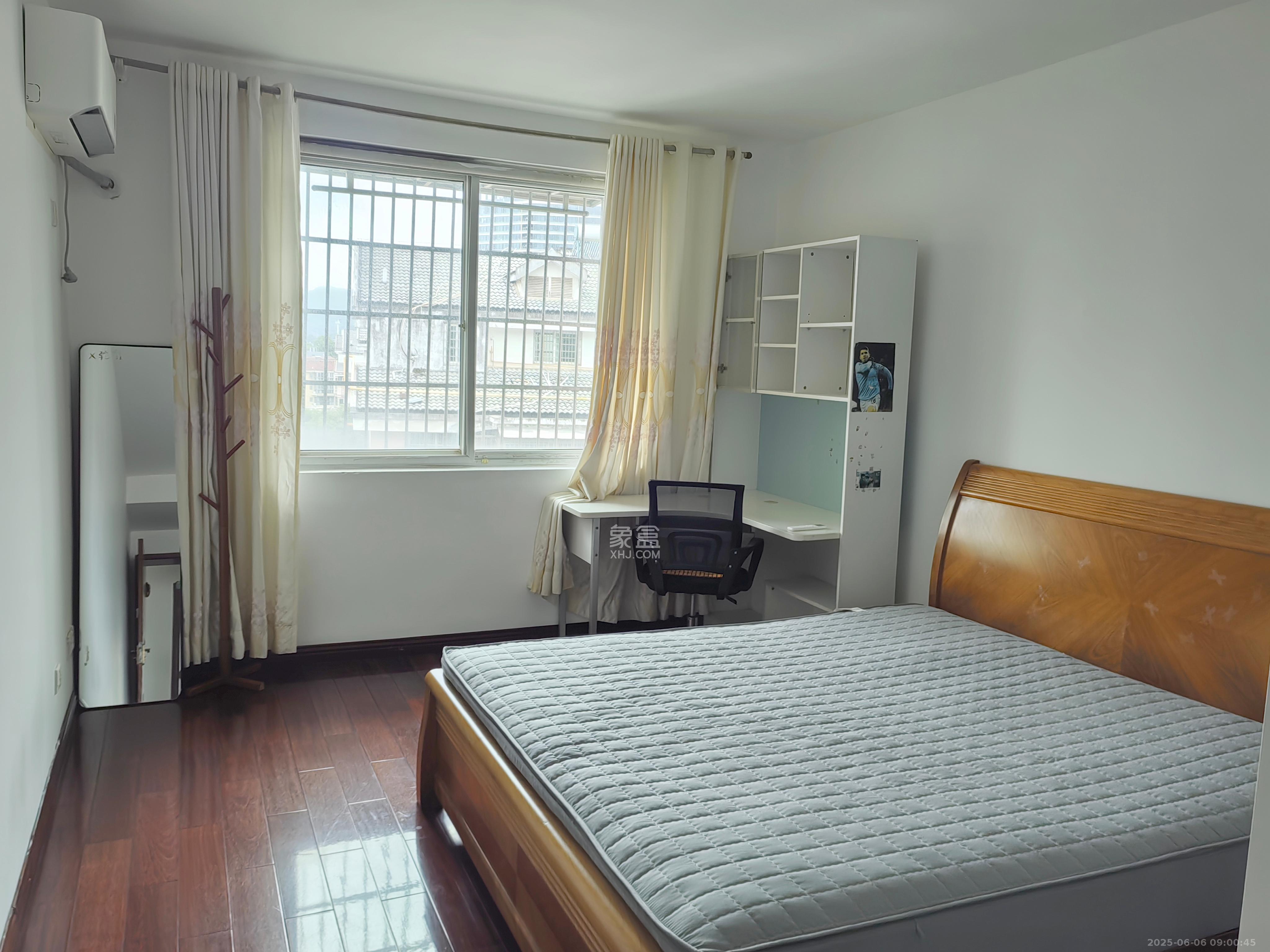 恩瑞麓山名园(龙王港小区) 3室2厅1卫 2500.0元/月 恩瑞麓山名园(龙王港小区) 3室2厅1卫 2500.0元/月室内图