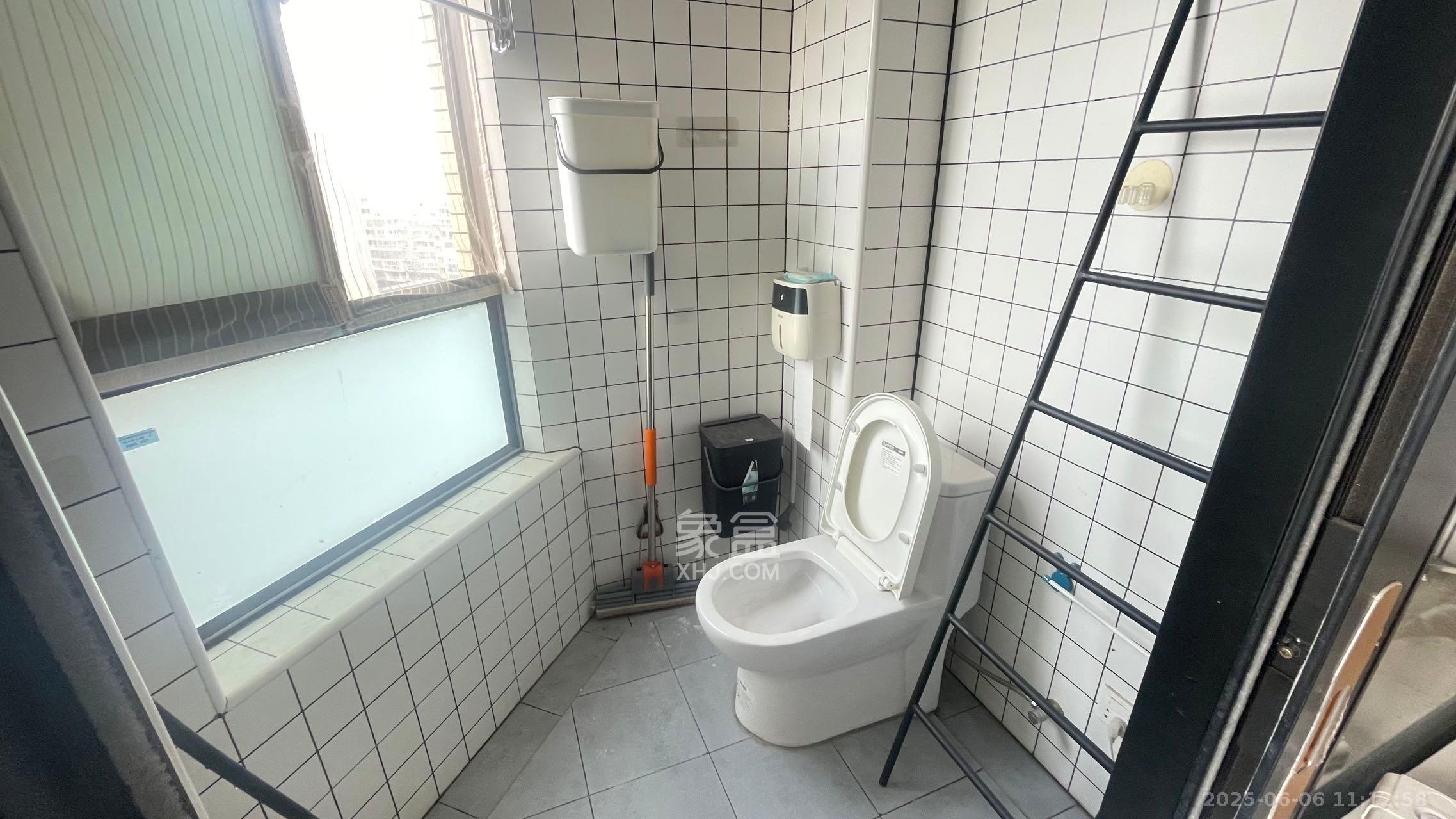 橘郡礼顿山 1室1厅1卫 1200.0元/月 橘郡礼顿山 1室1厅1卫 1200.0元/月室内图