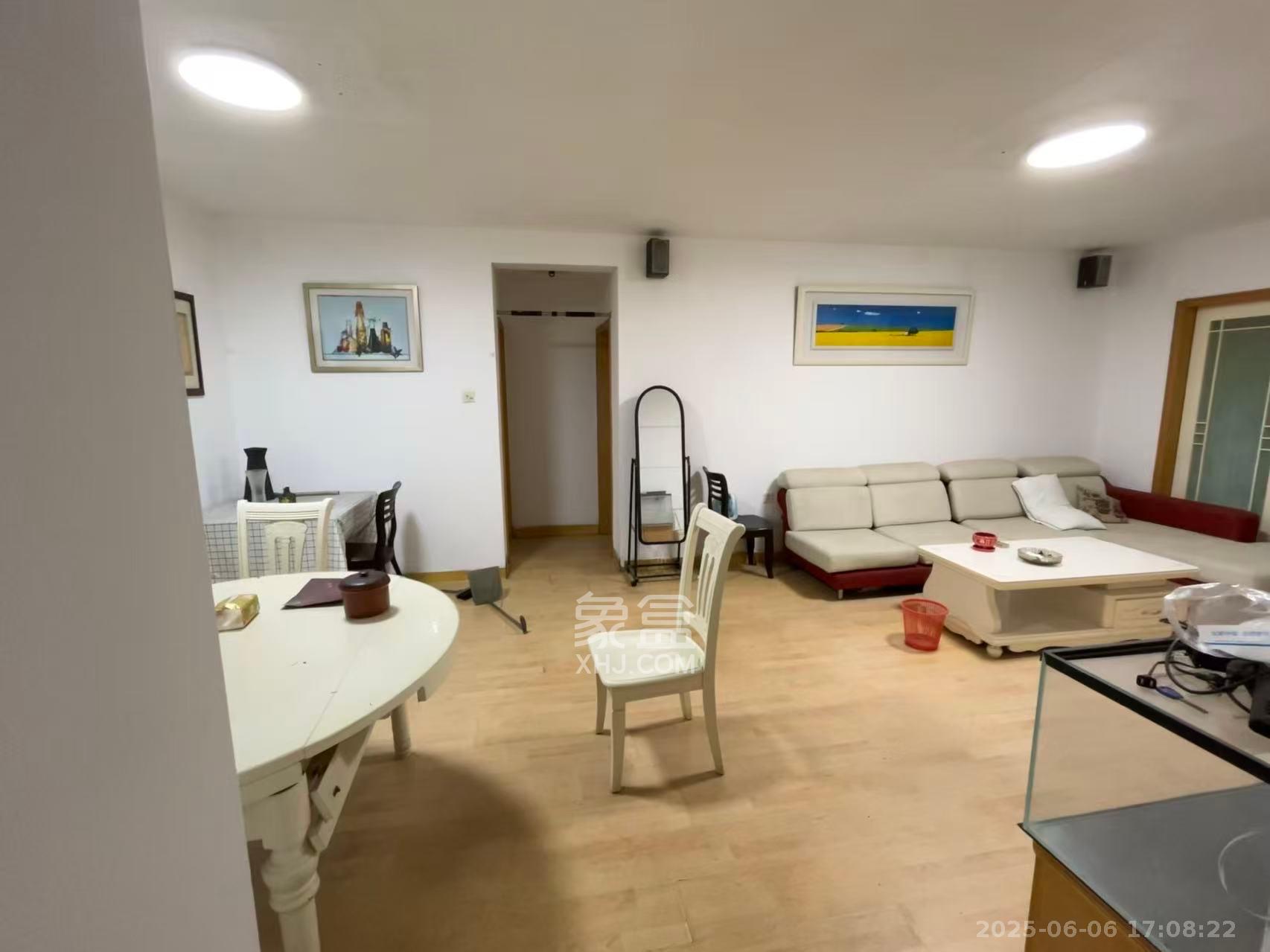 南明苑西区 3室2厅2卫 2200.0元/月 南明苑西区 3室2厅2卫 2200.0元/月室内图