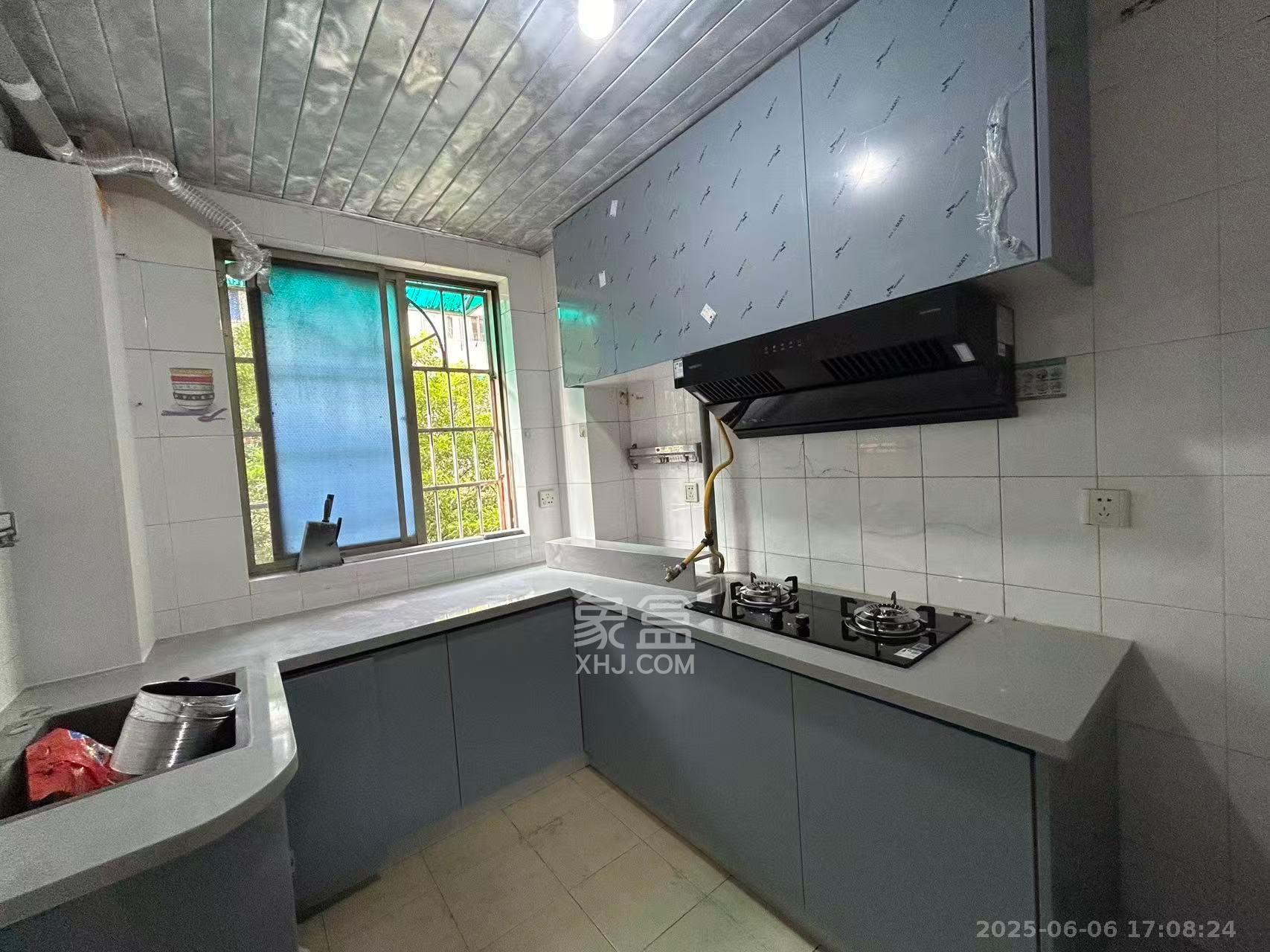 南明苑西区 3室2厅2卫 2200.0元/月 南明苑西区 3室2厅2卫 2200.0元/月室内图