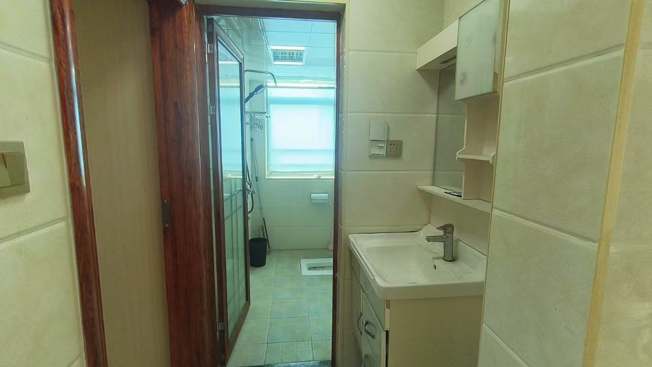 鹏利广场 2室2厅1卫 1700.0元/月 鹏利广场 2室2厅1卫 1700.0元/月室内图