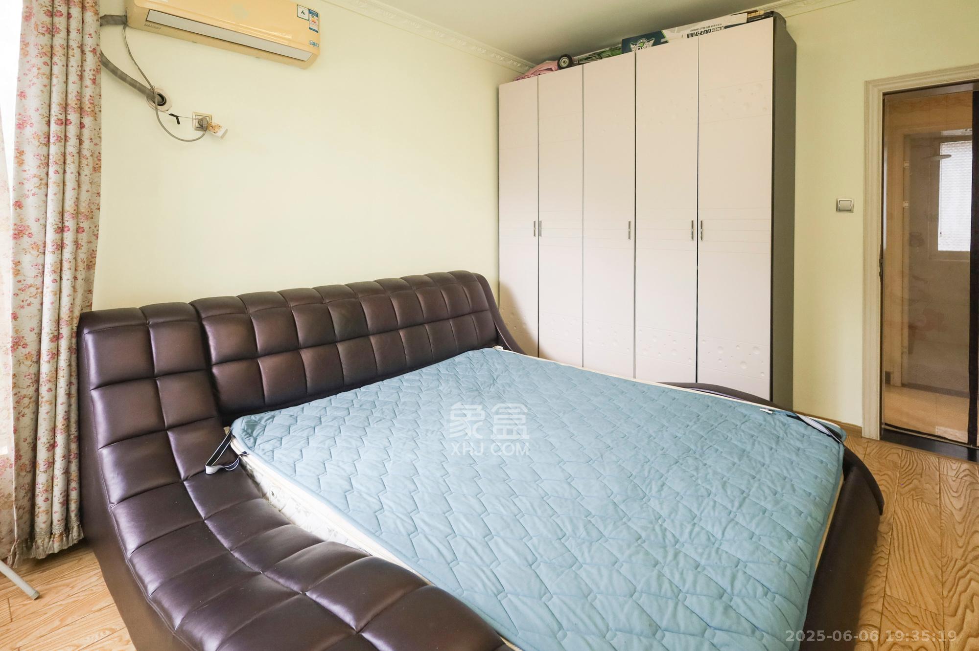 山语城一期  1室2厅1卫    54.8万卧室