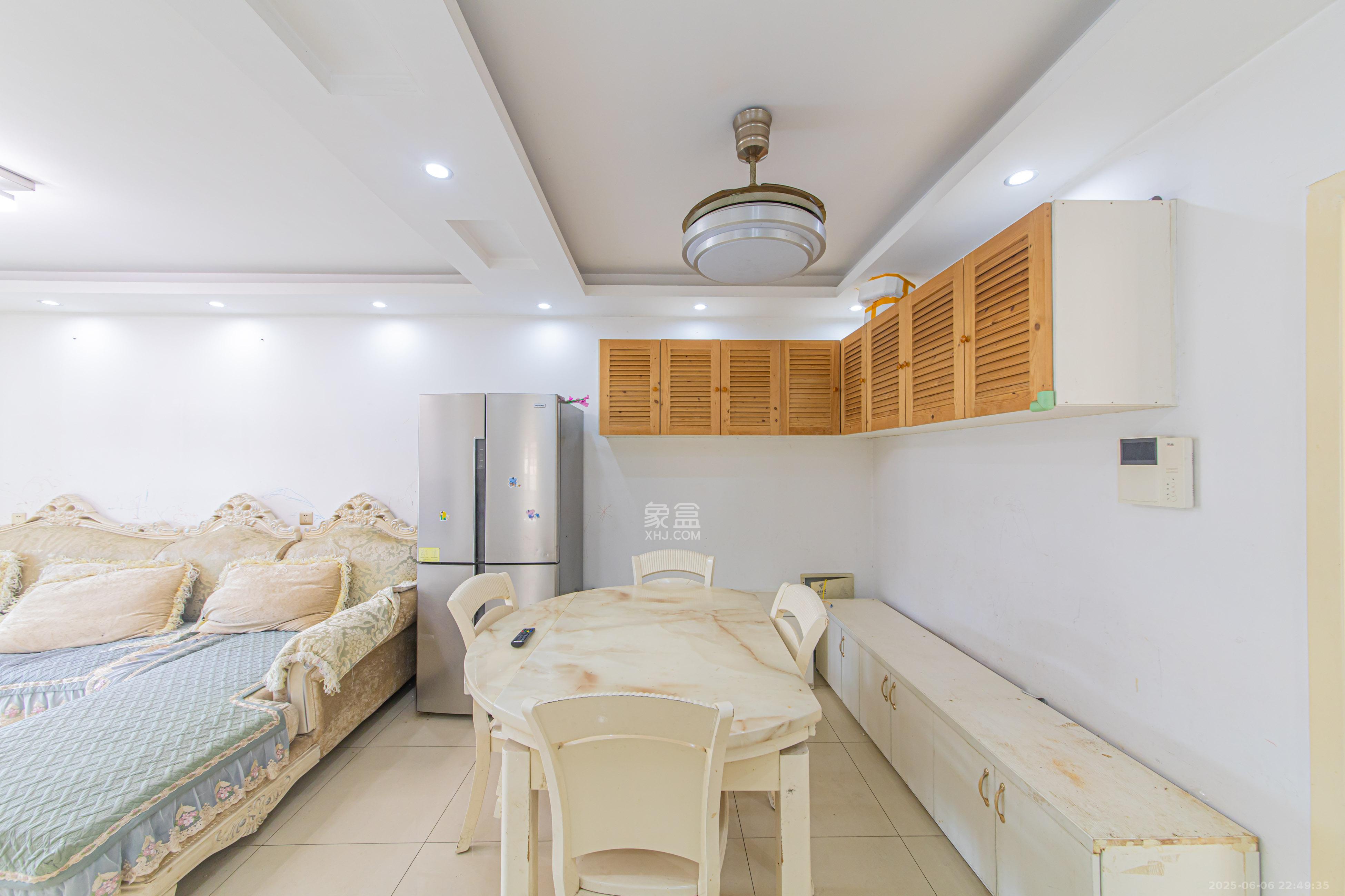 中建芙蓉嘉苑 3室2厅1卫 82.0万 中建芙蓉嘉苑 3室2厅1卫 82.0万客厅