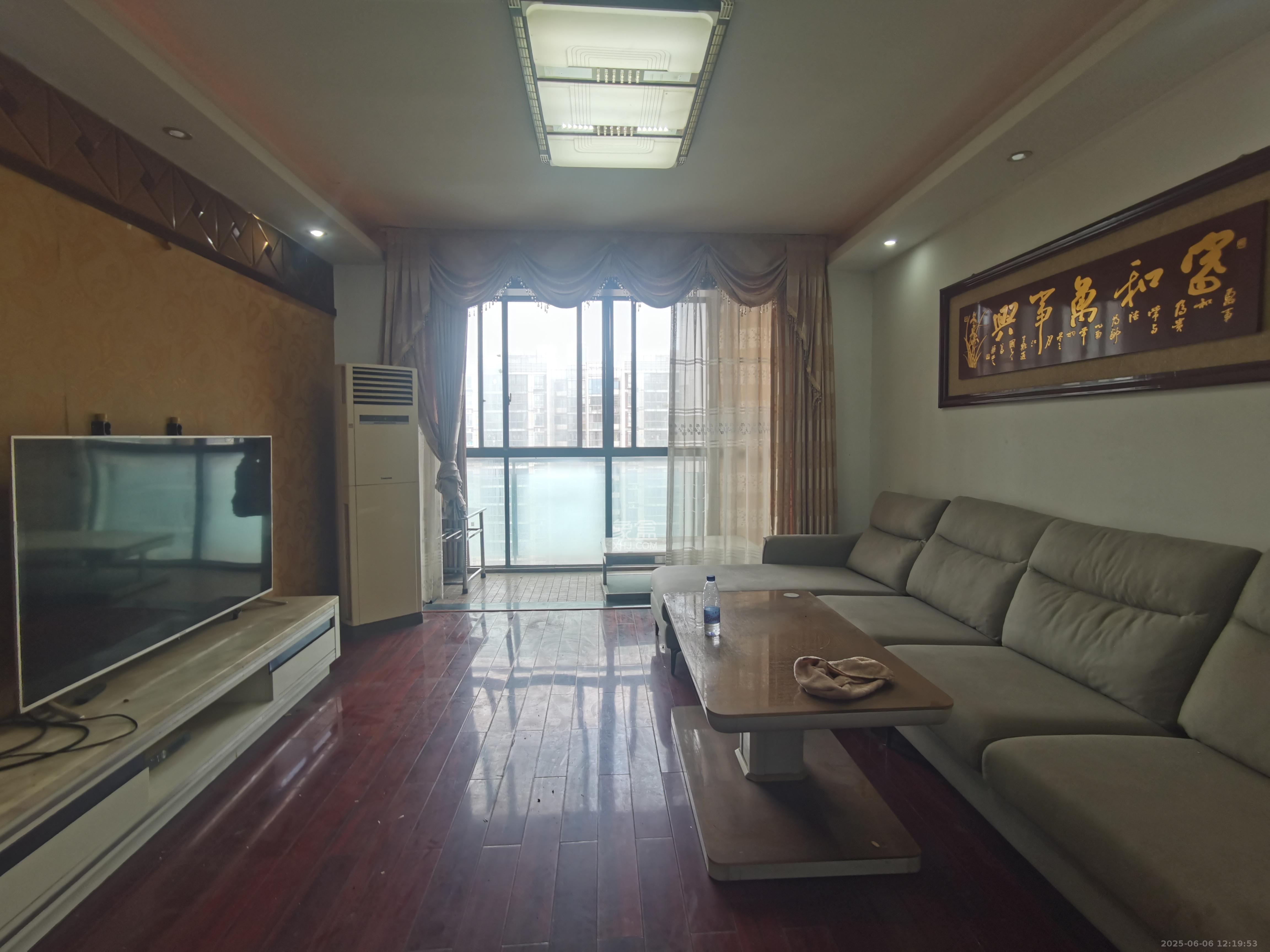 星城映象 3室2厅1卫 2300.0元/月 星城映象 3室2厅1卫 2300.0元/月室内图