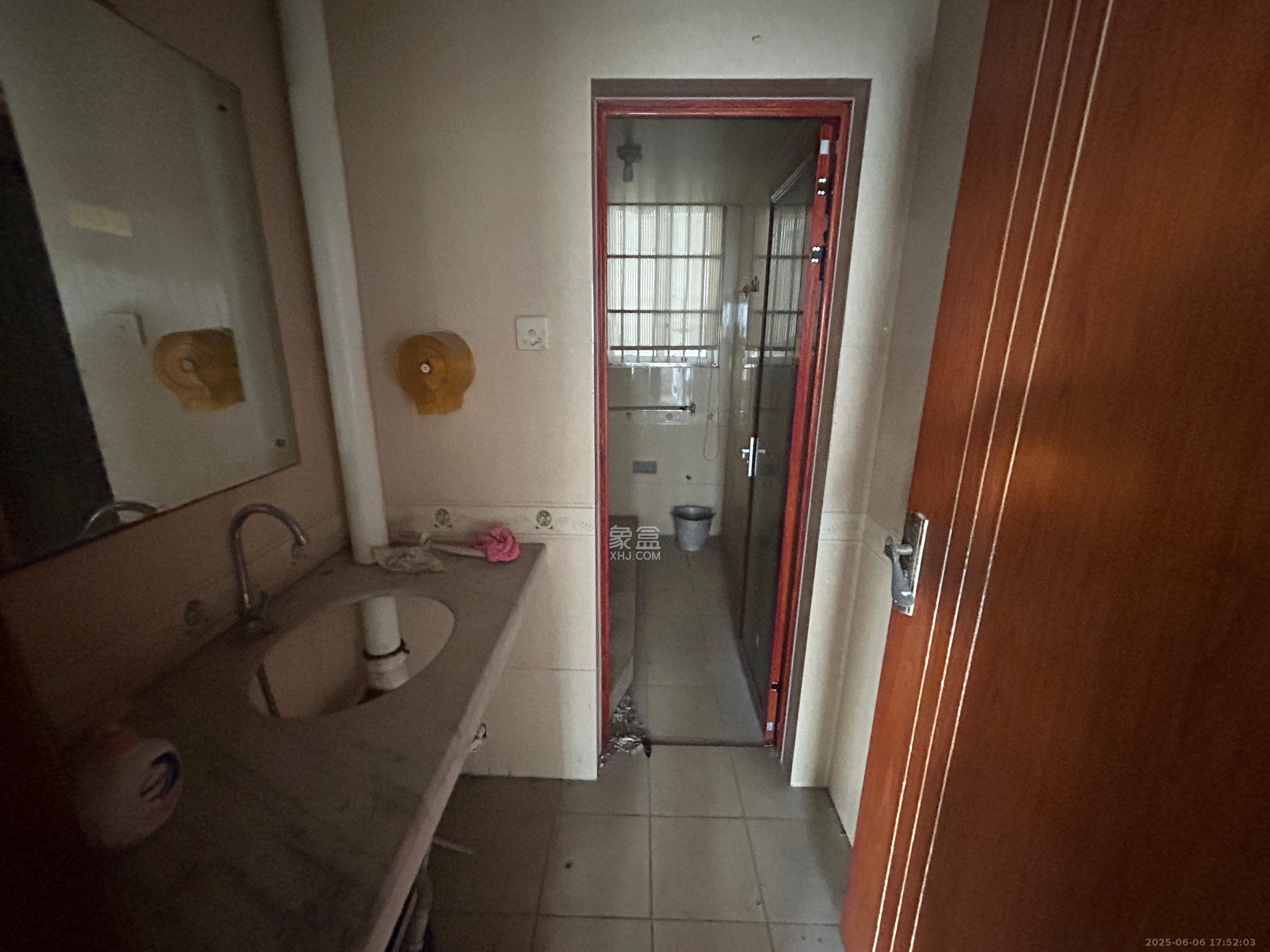 新世纪花苑 1室1厅1卫 3300.0元/月 新世纪花苑 1室1厅1卫 3300.0元/月室内图