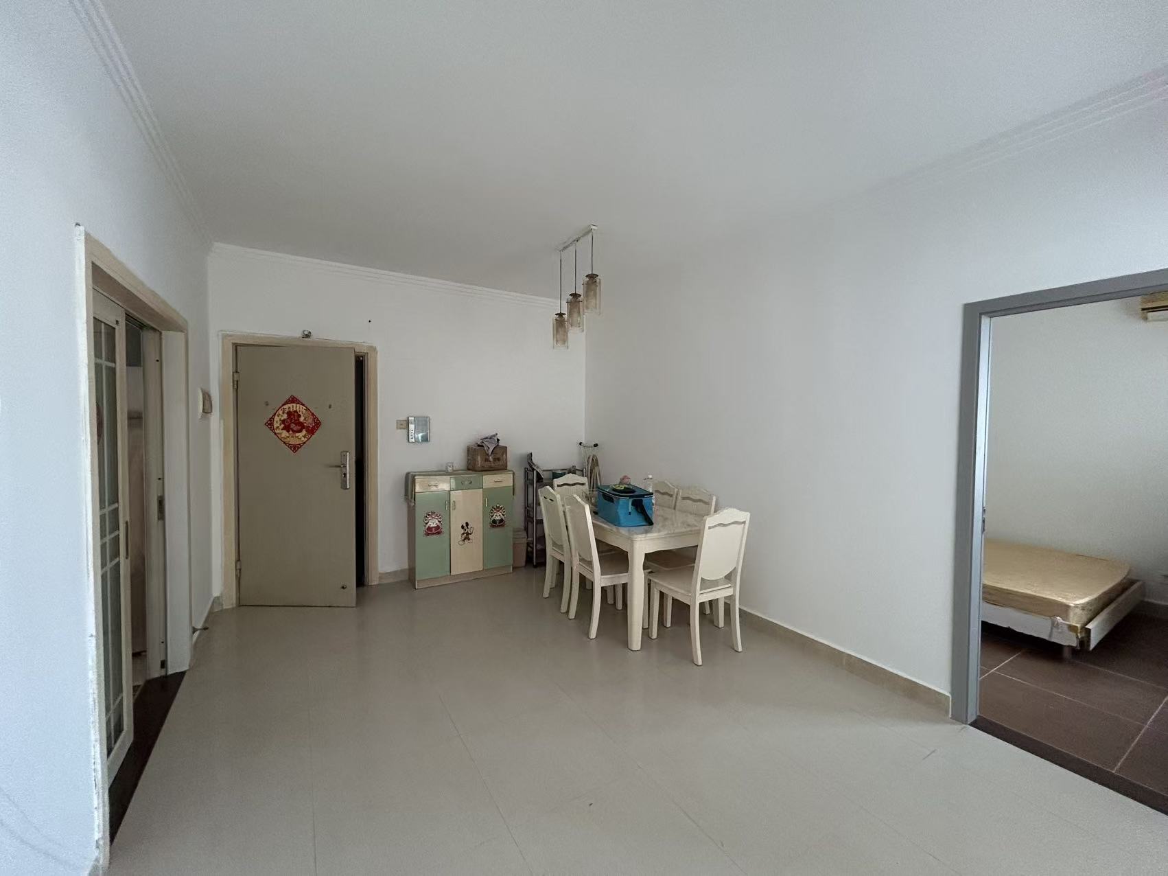 亚洲豪苑南区 2室1厅1卫 2400.0元/月 亚洲豪苑南区 2室1厅1卫 2400.0元/月室内图