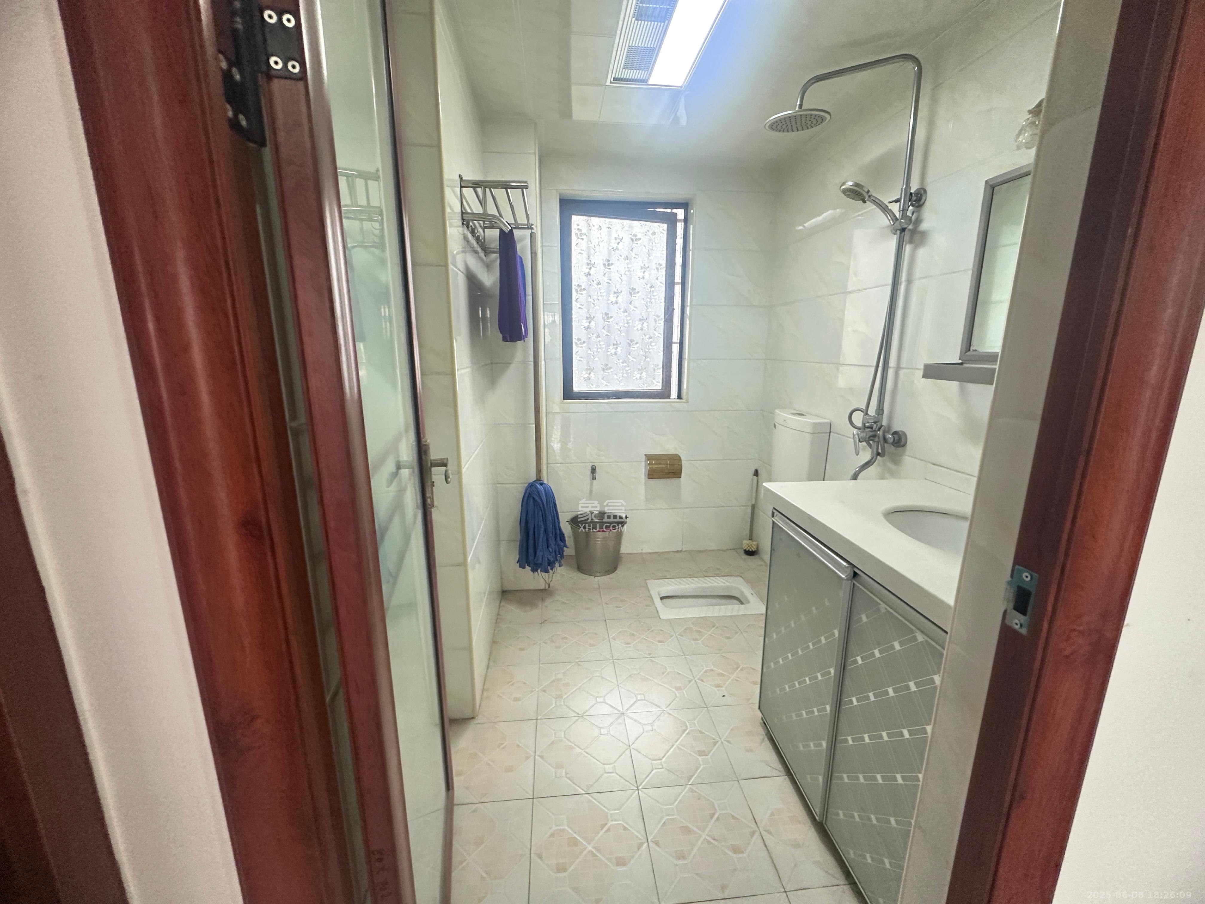 金侨城 3室2厅2卫 1500.0元/月 金侨城 3室2厅2卫 1500.0元/月室内图