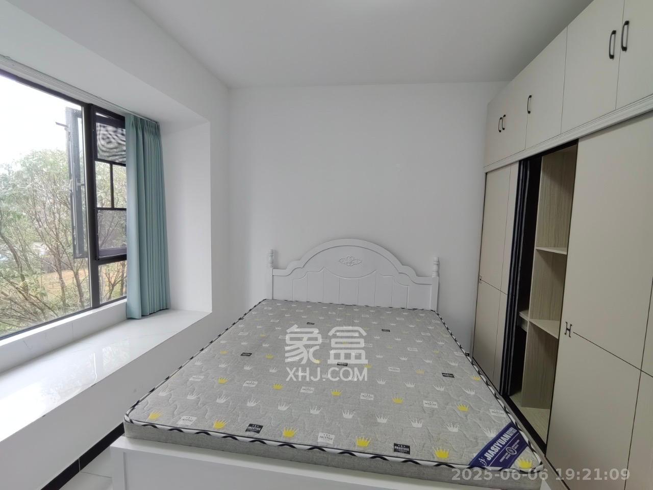 金地都会风華  4室2厅2卫   4200.00元/月室内图
