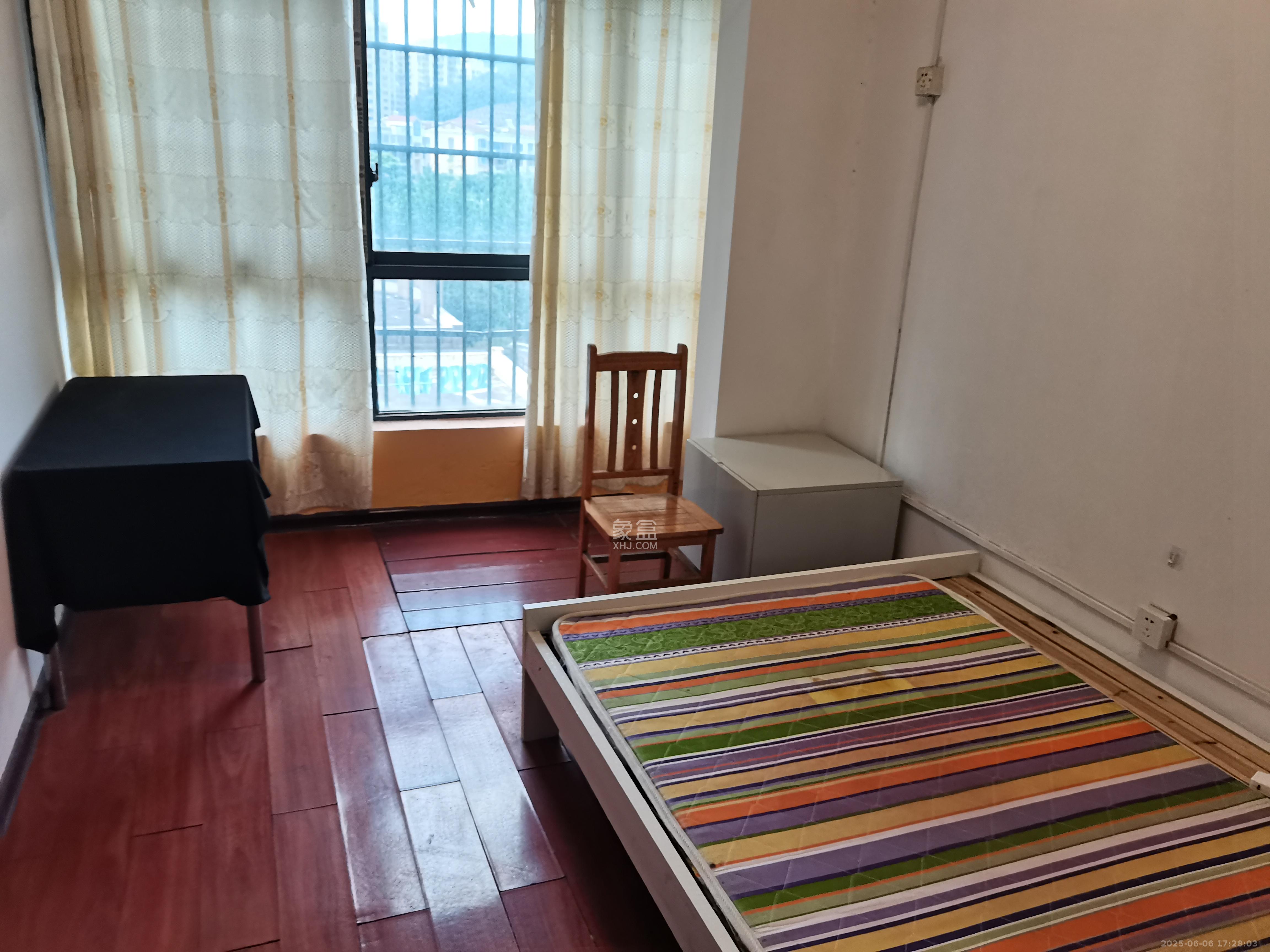 天麓尚层 5室2厅2卫 2500.0元/月 天麓尚层 5室2厅2卫 2500.0元/月室内图