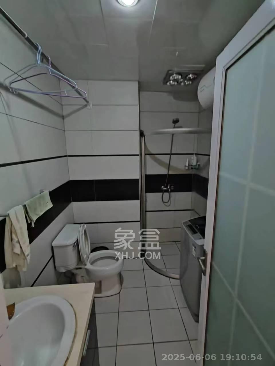 昊天大厦 1室1厅1卫 2200.0元/月 昊天大厦 1室1厅1卫 2200.0元/月室内图