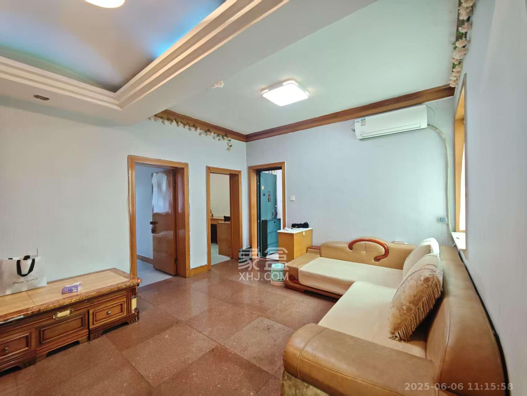 湘丰外贸宿舍  2室1厅1卫    1900.0元/月 湘丰外贸宿舍  2室1厅1卫    1900.0元/月