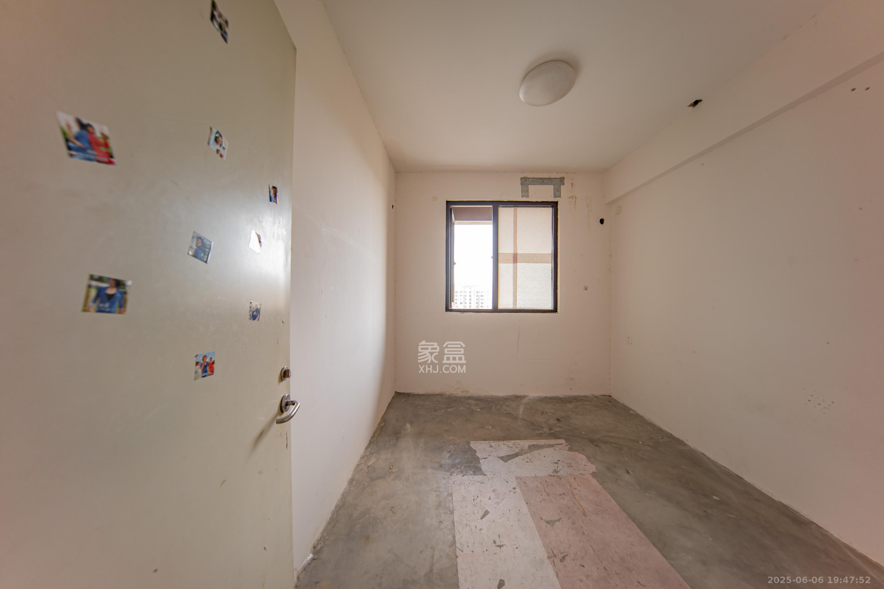 融创融公馆(融创臻苑)  4室2厅2卫    62.0万 融创融公馆(融创臻苑)  4室2厅2卫    62.0万卧室